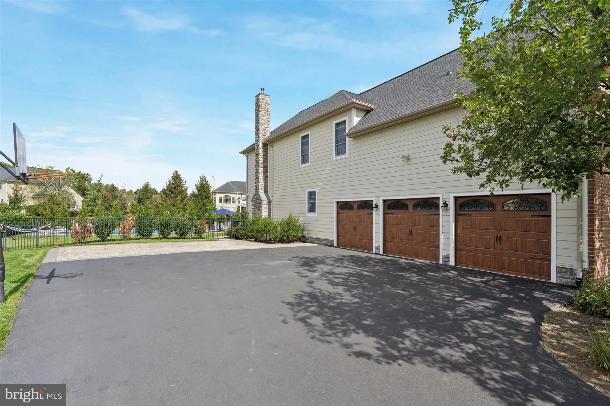 PROVIDENCE CHASE - Residential