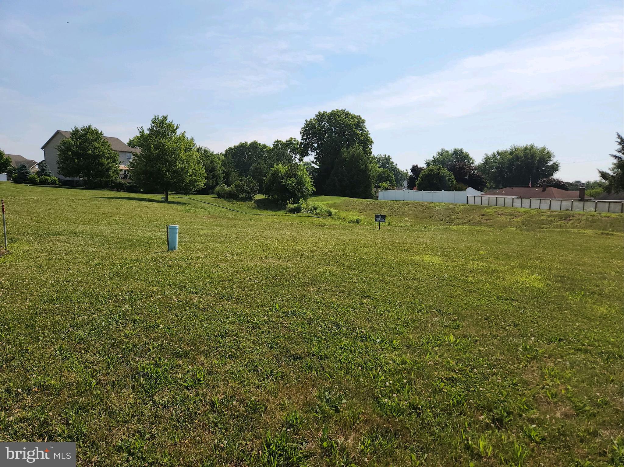 WINDSOR CROSSING - Land