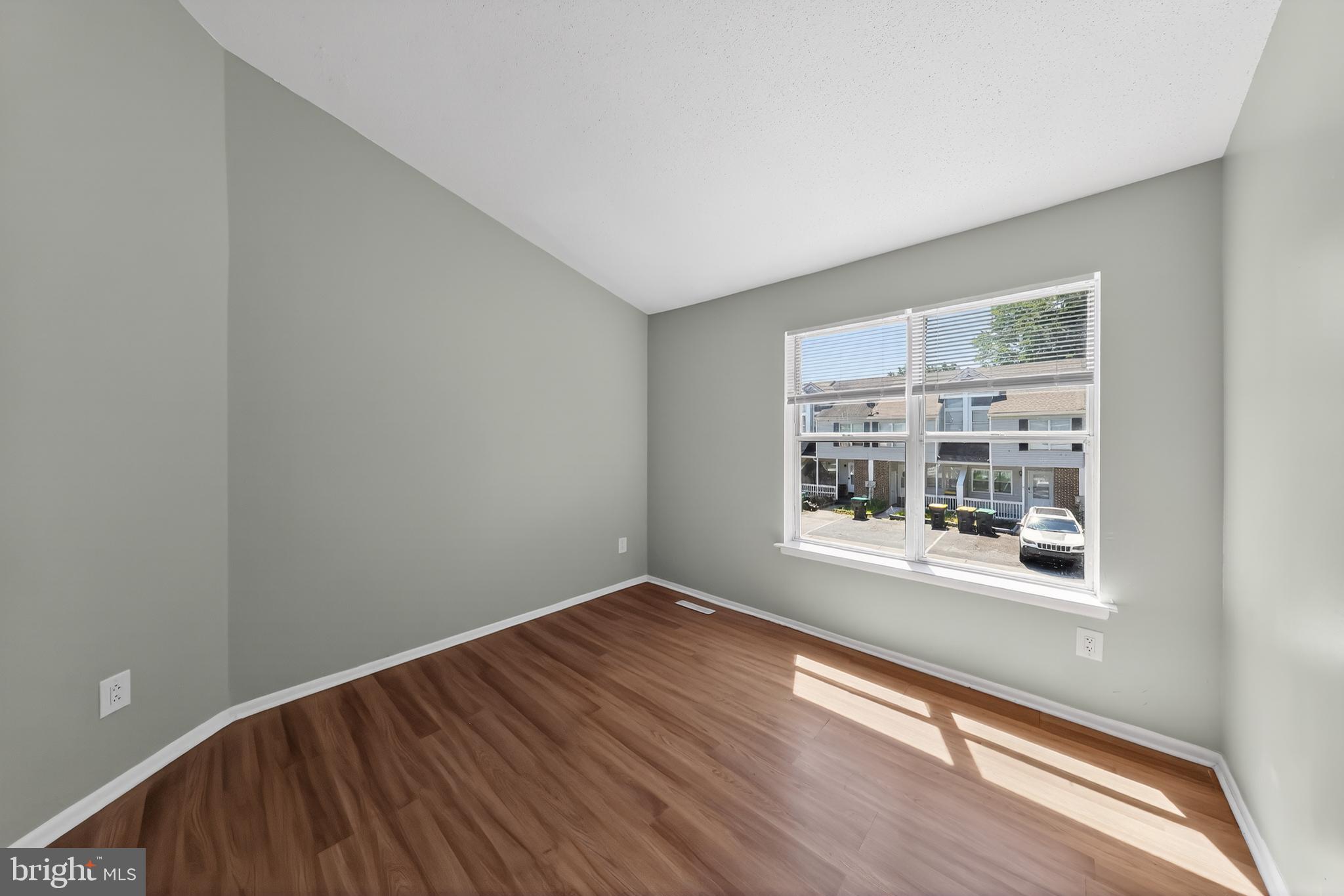 CEDAR POINTE - Residential