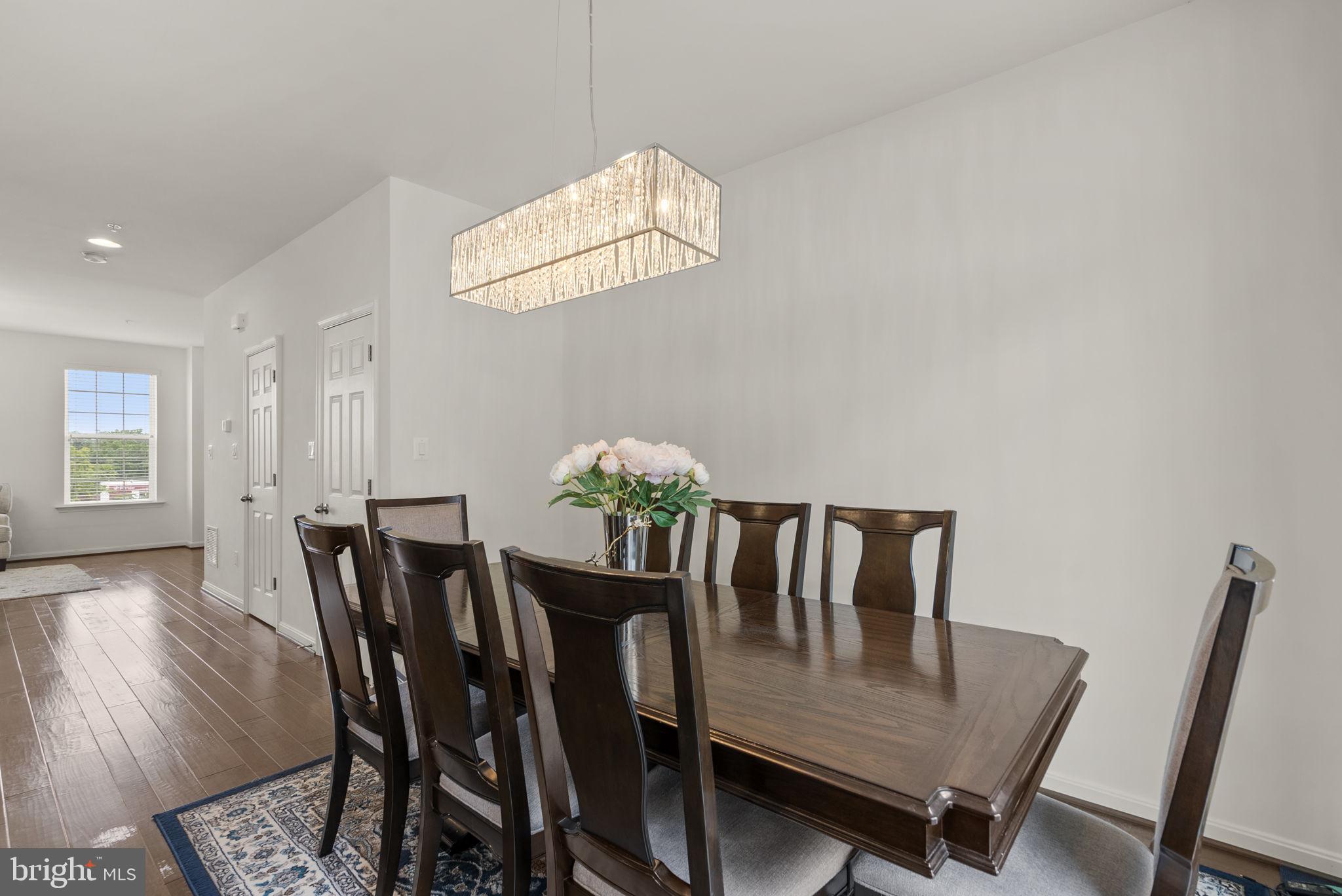 ELKRIDGE CROSSING - Residential
