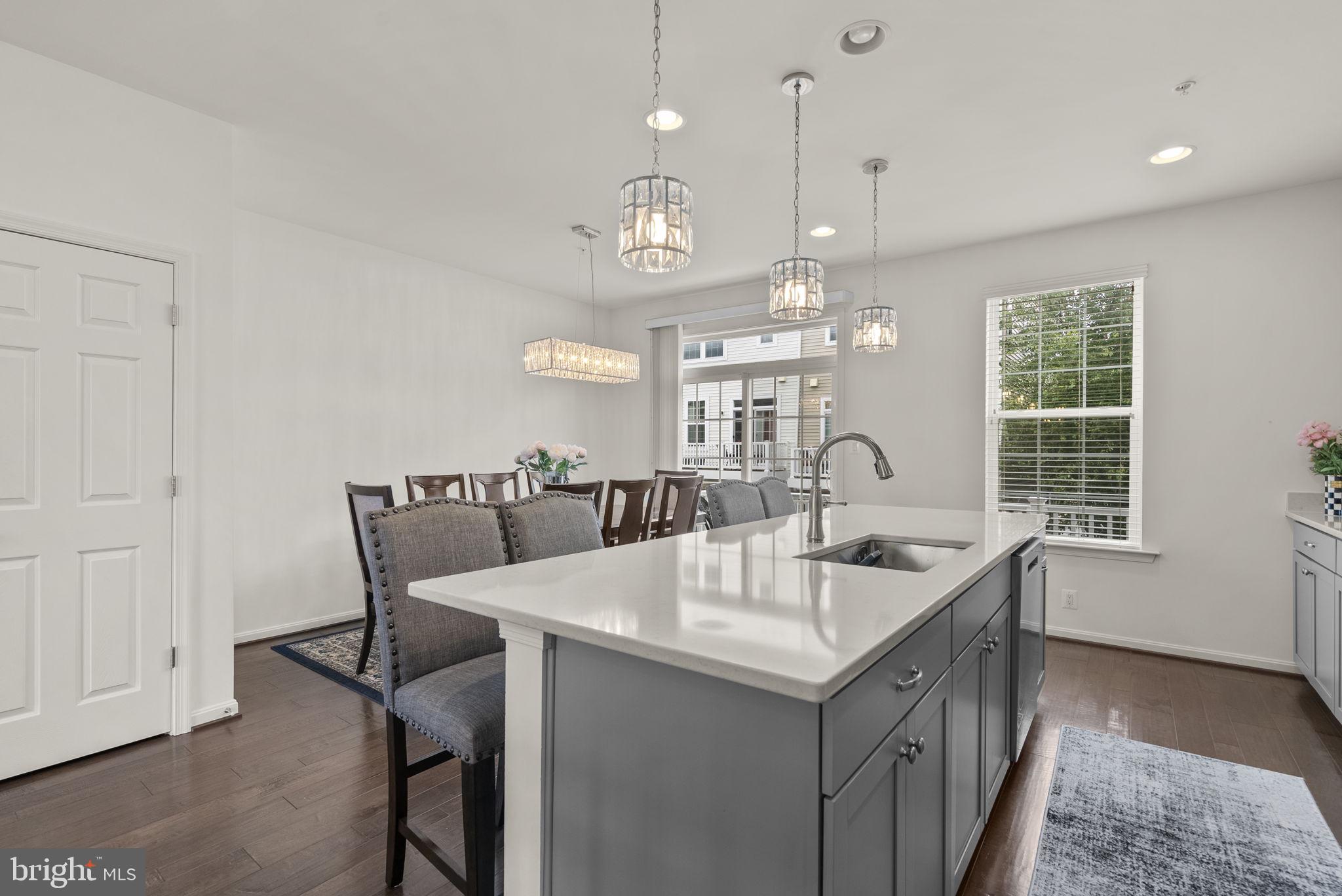 ELKRIDGE CROSSING - Residential