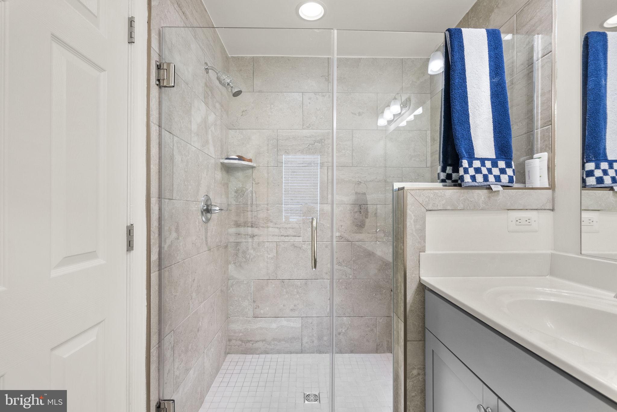 ELKRIDGE CROSSING - Residential