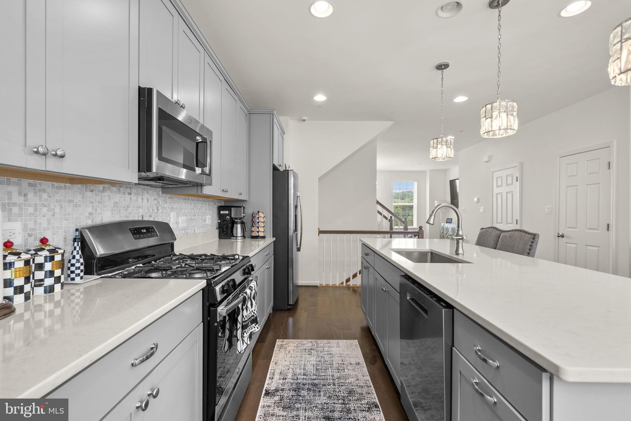 ELKRIDGE CROSSING - Residential