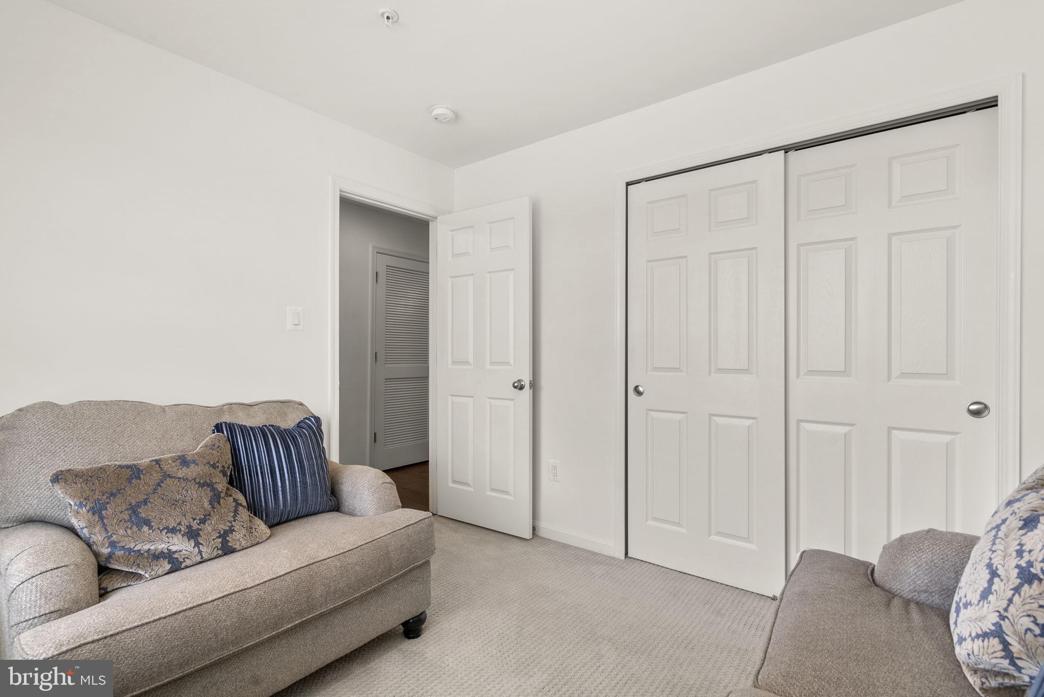 ELKRIDGE CROSSING - Residential