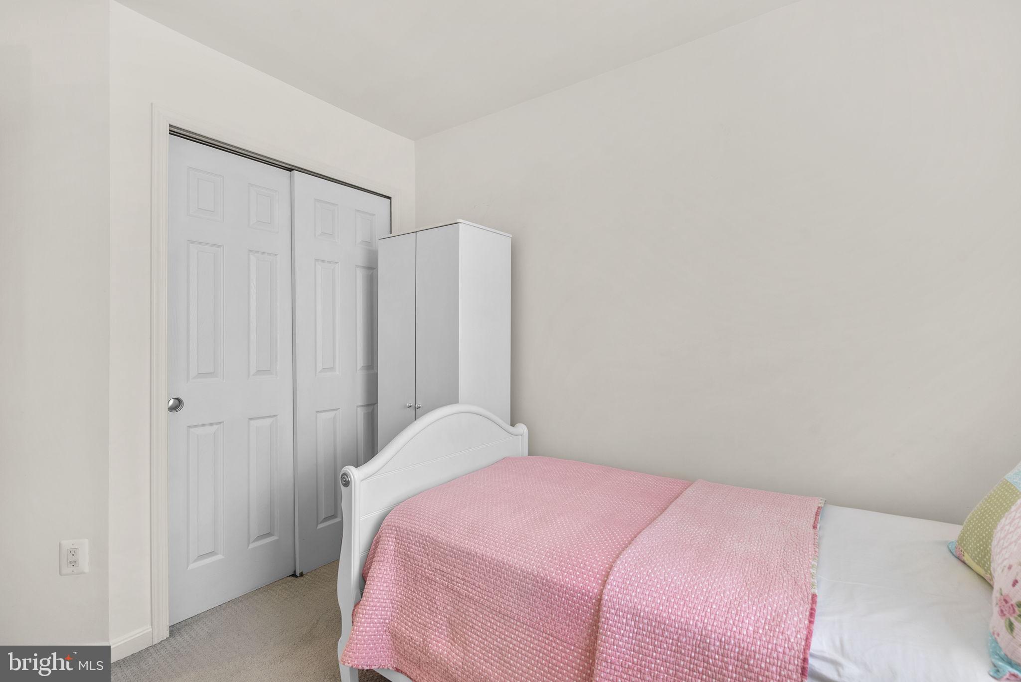ELKRIDGE CROSSING - Residential