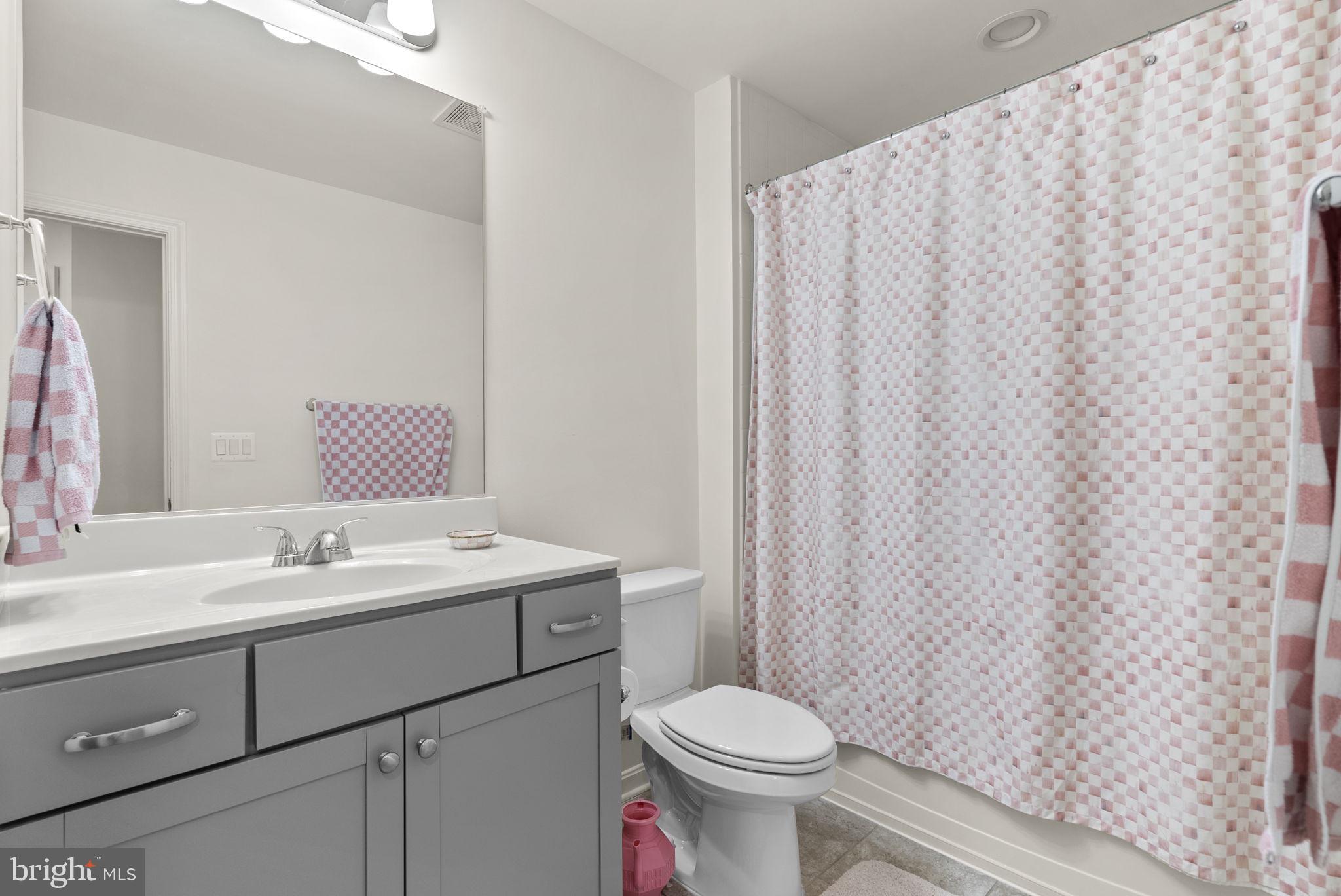 ELKRIDGE CROSSING - Residential