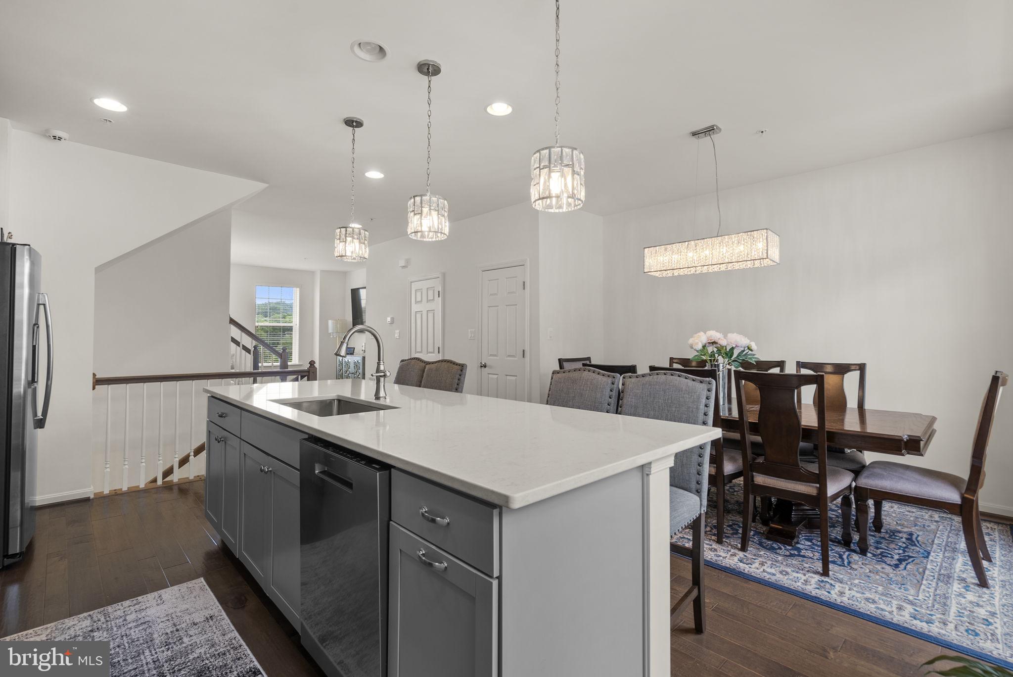 ELKRIDGE CROSSING - Residential