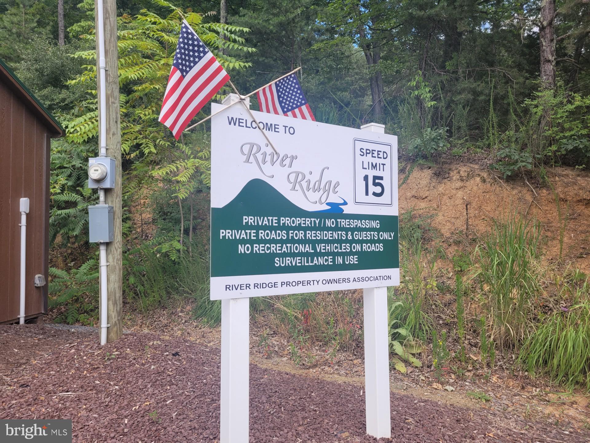 RIVER RIDGE - Land