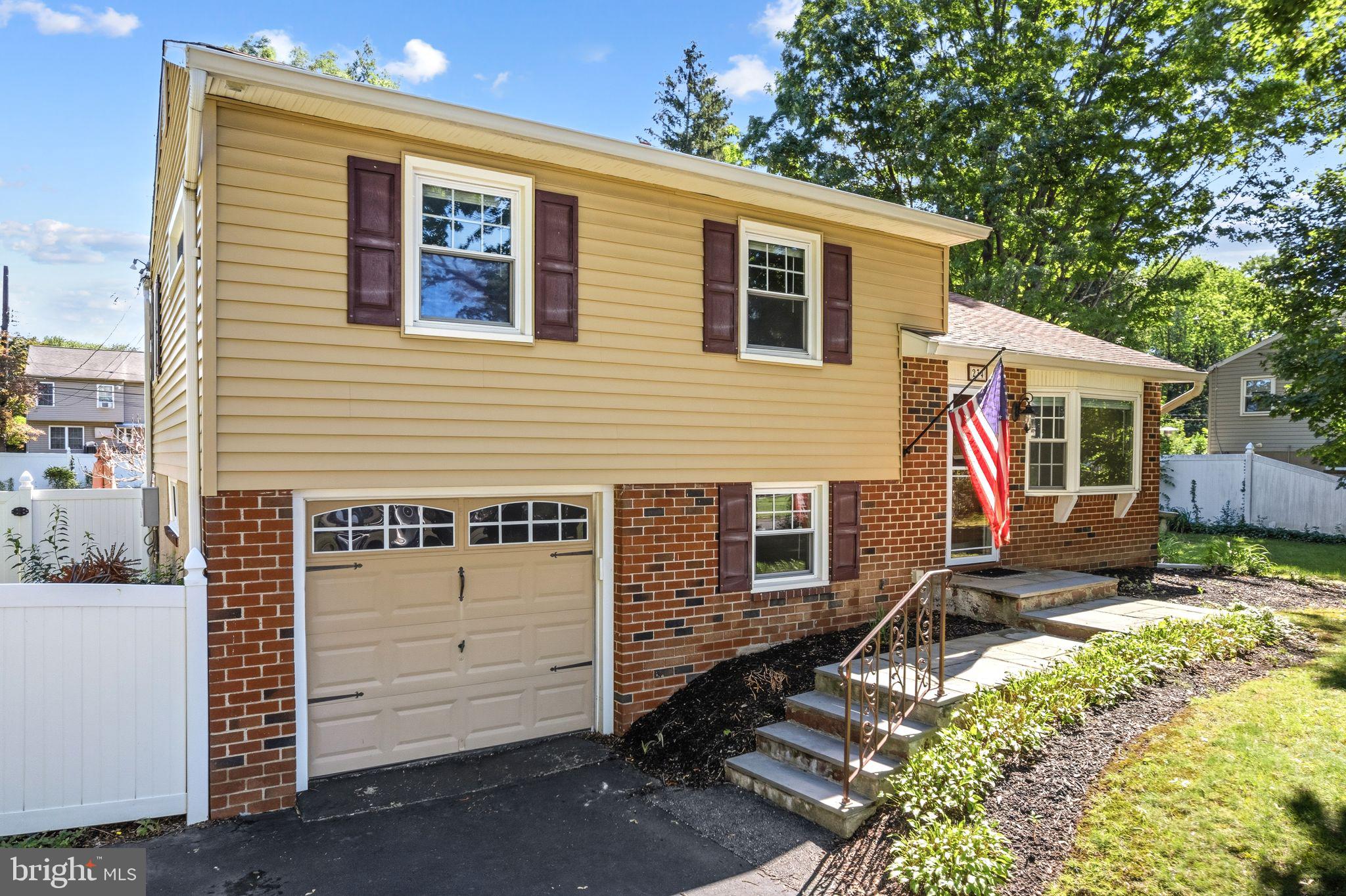 HORSHAM MEADOWS - Residential