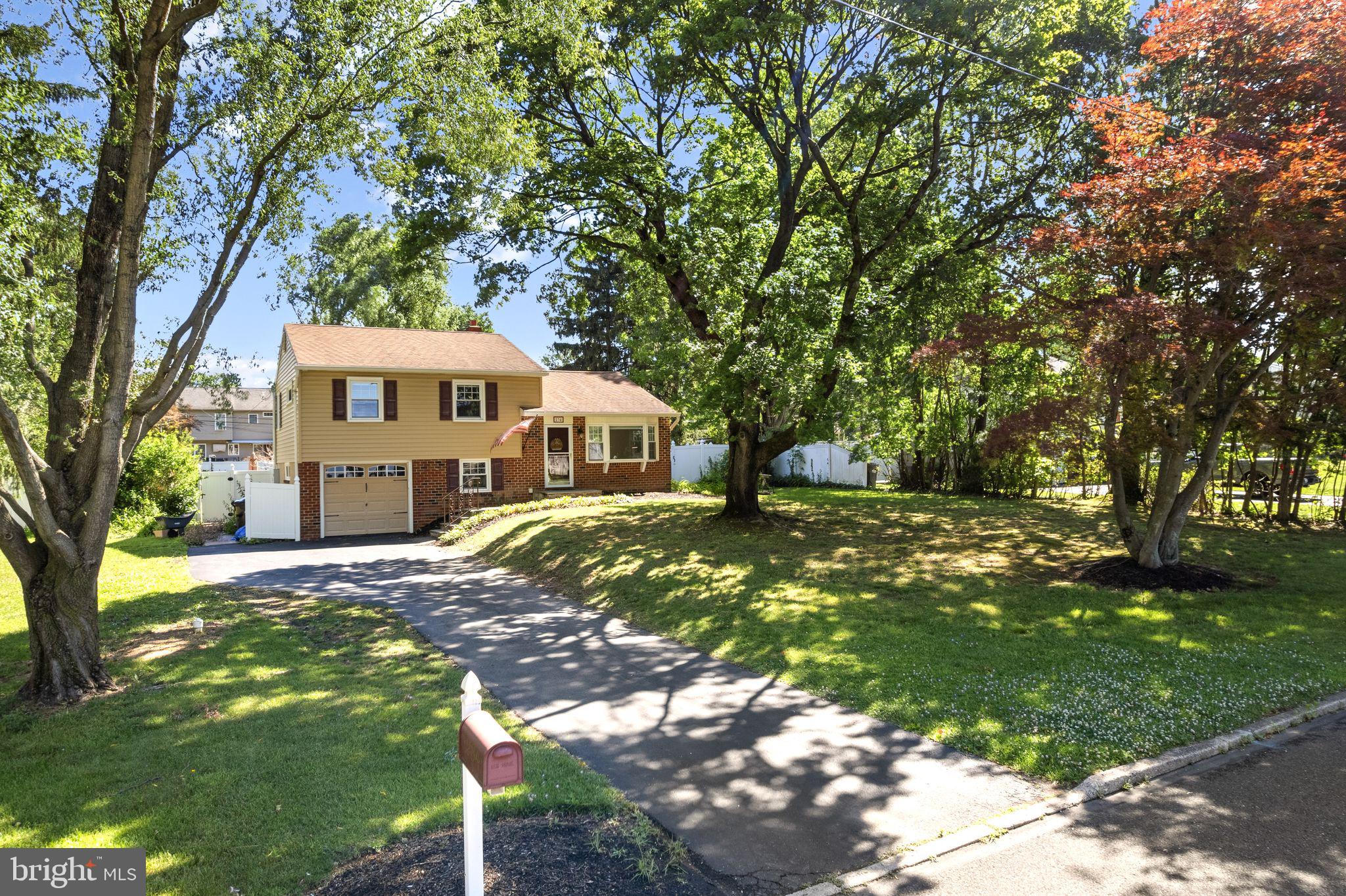 HORSHAM MEADOWS - Residential