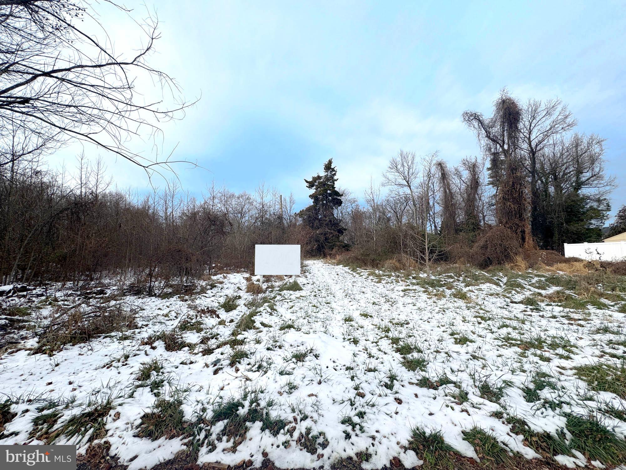 FORT WASHINGTON - Land
