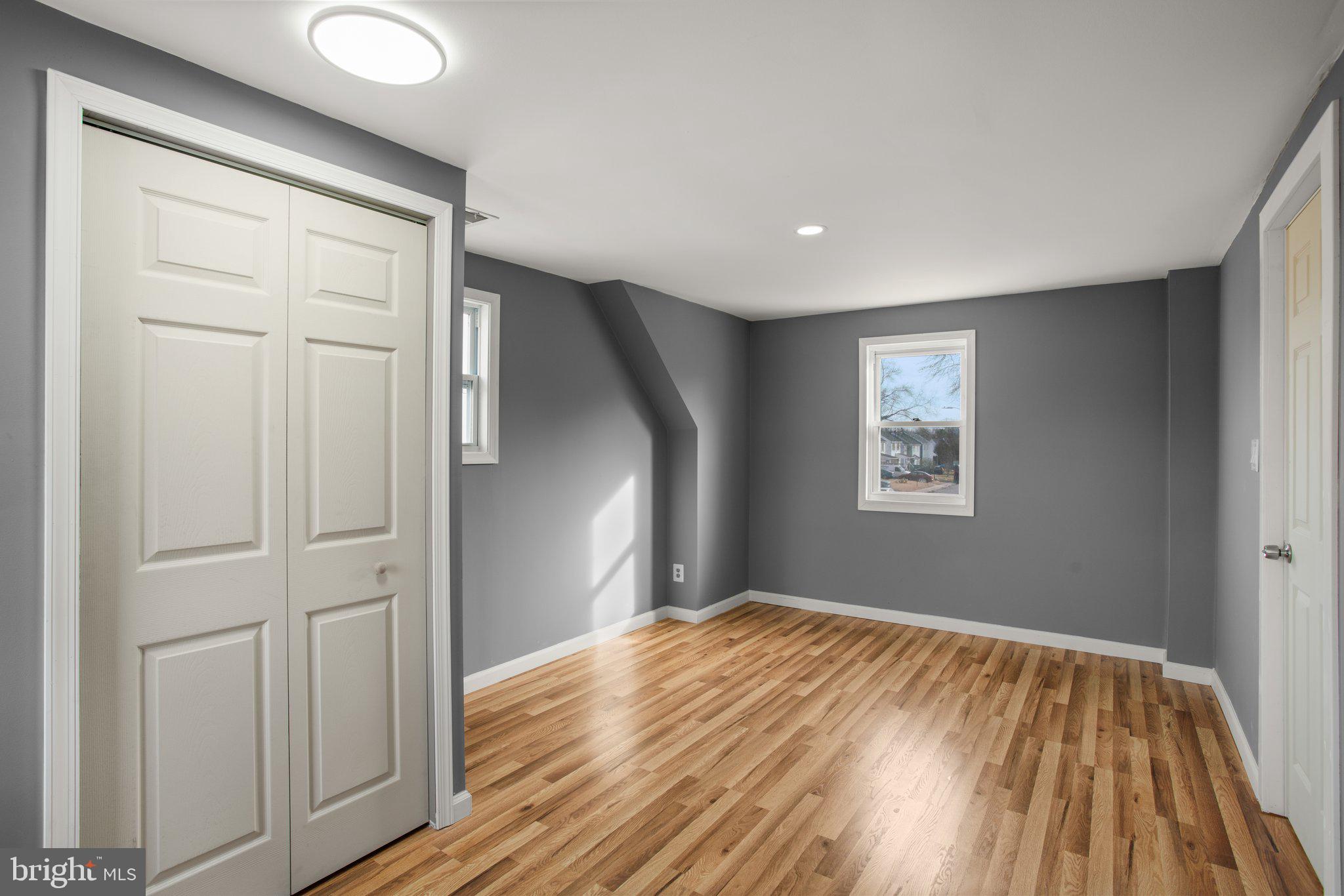 ROCKLEIGH COURT - Residential
