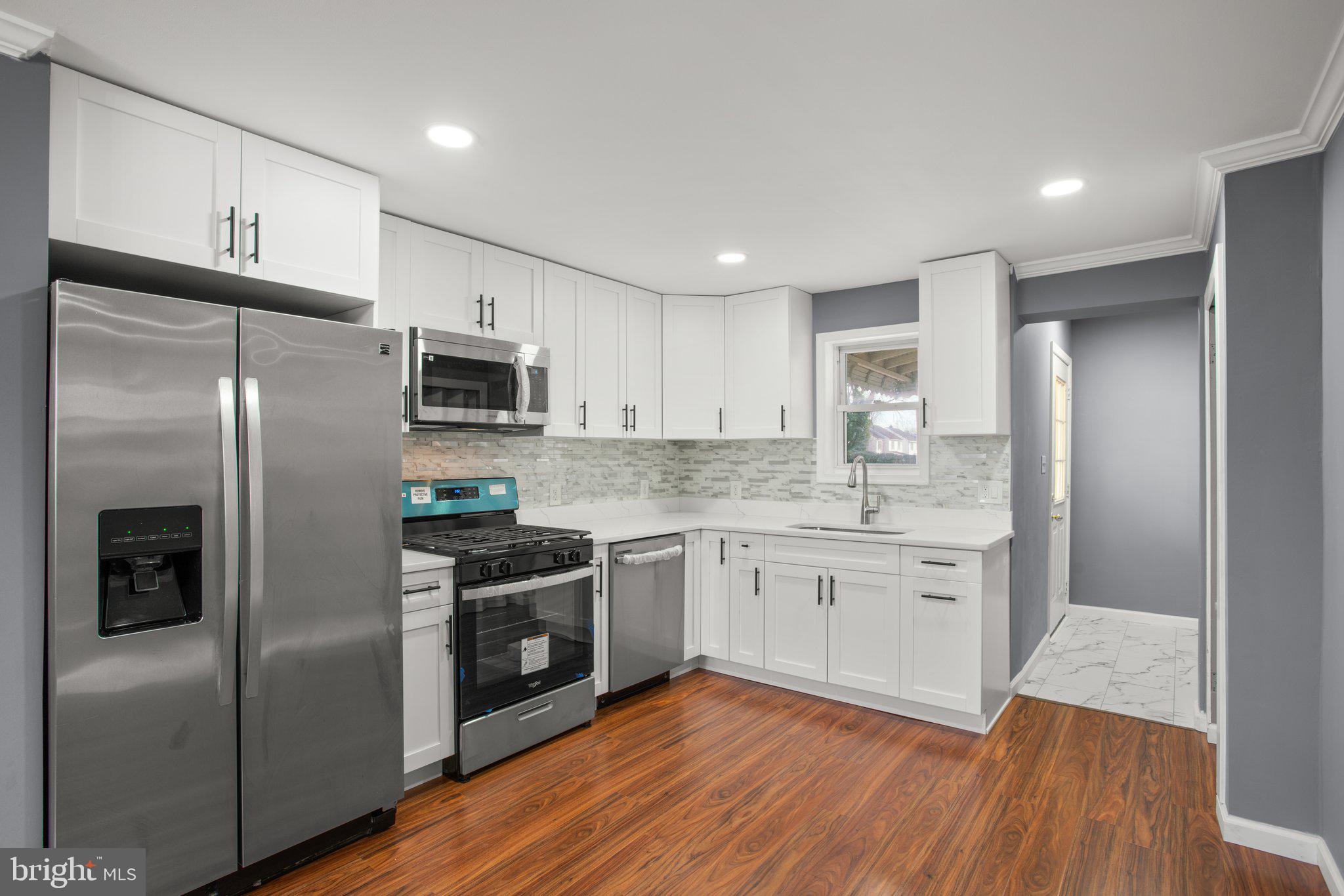 ROCKLEIGH COURT - Residential