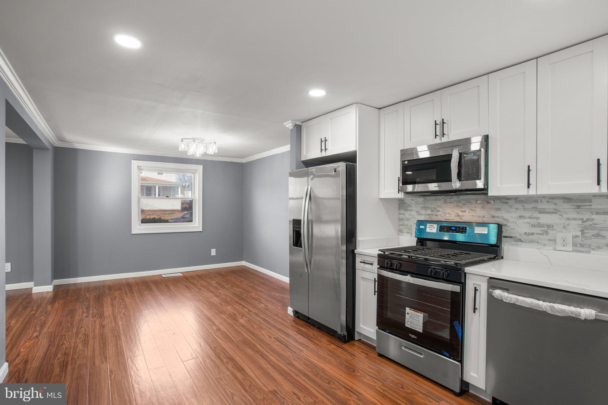 ROCKLEIGH COURT - Residential