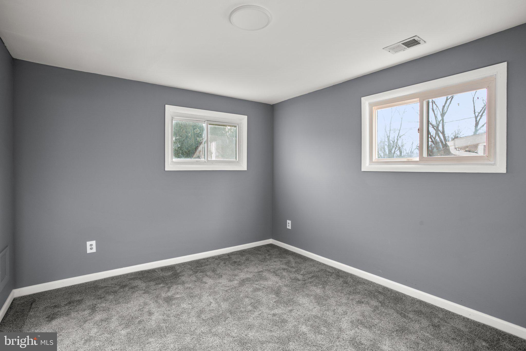 ROCKLEIGH COURT - Residential