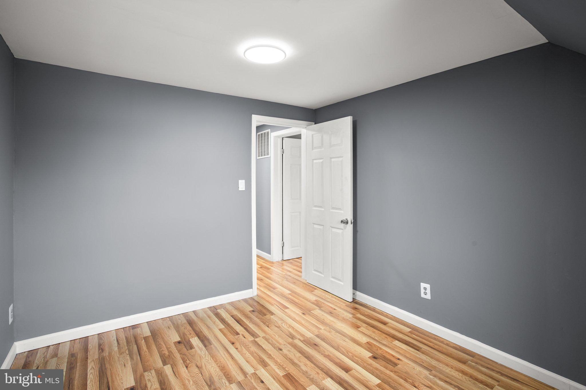 ROCKLEIGH COURT - Residential
