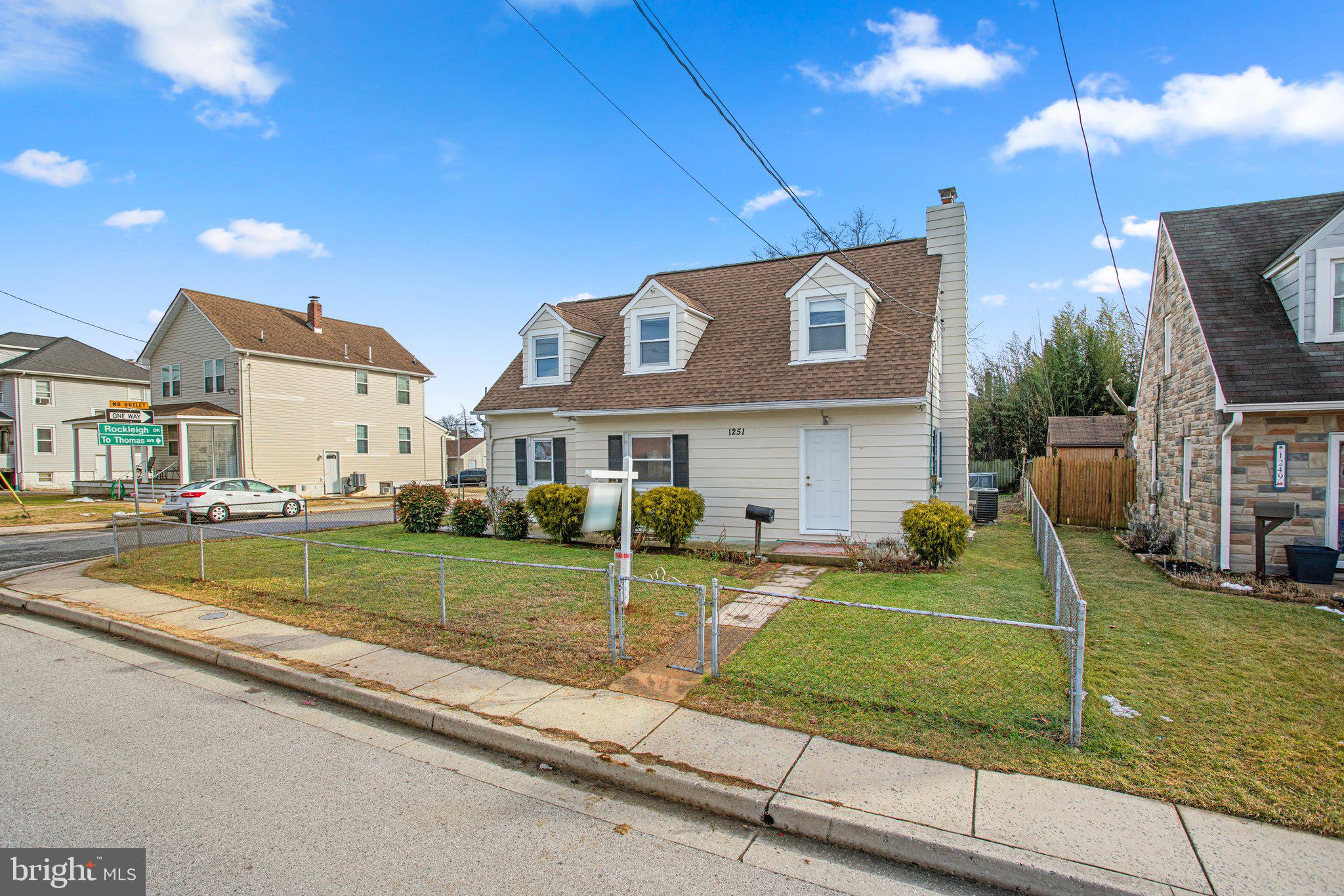 ROCKLEIGH COURT - Residential
