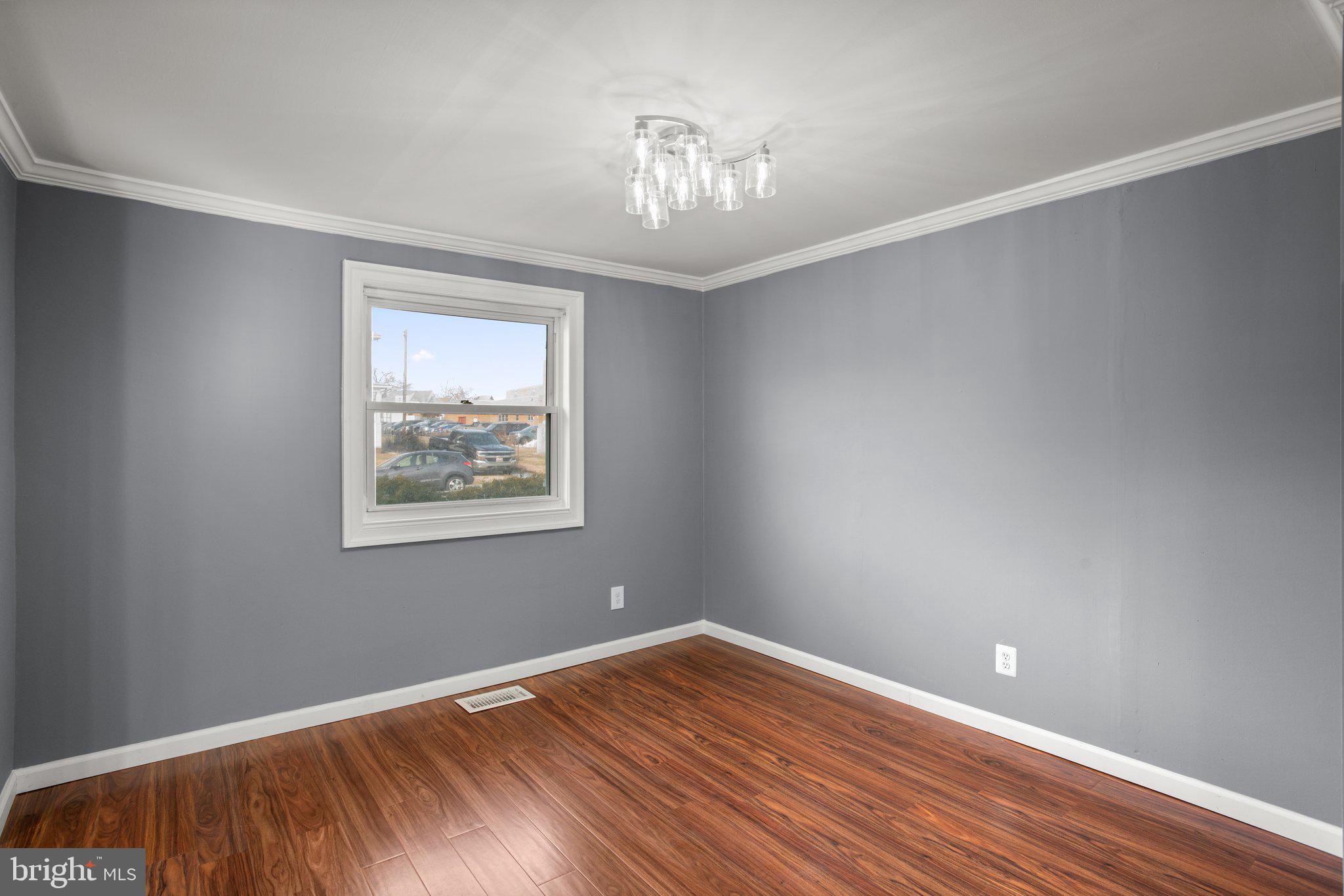 ROCKLEIGH COURT - Residential