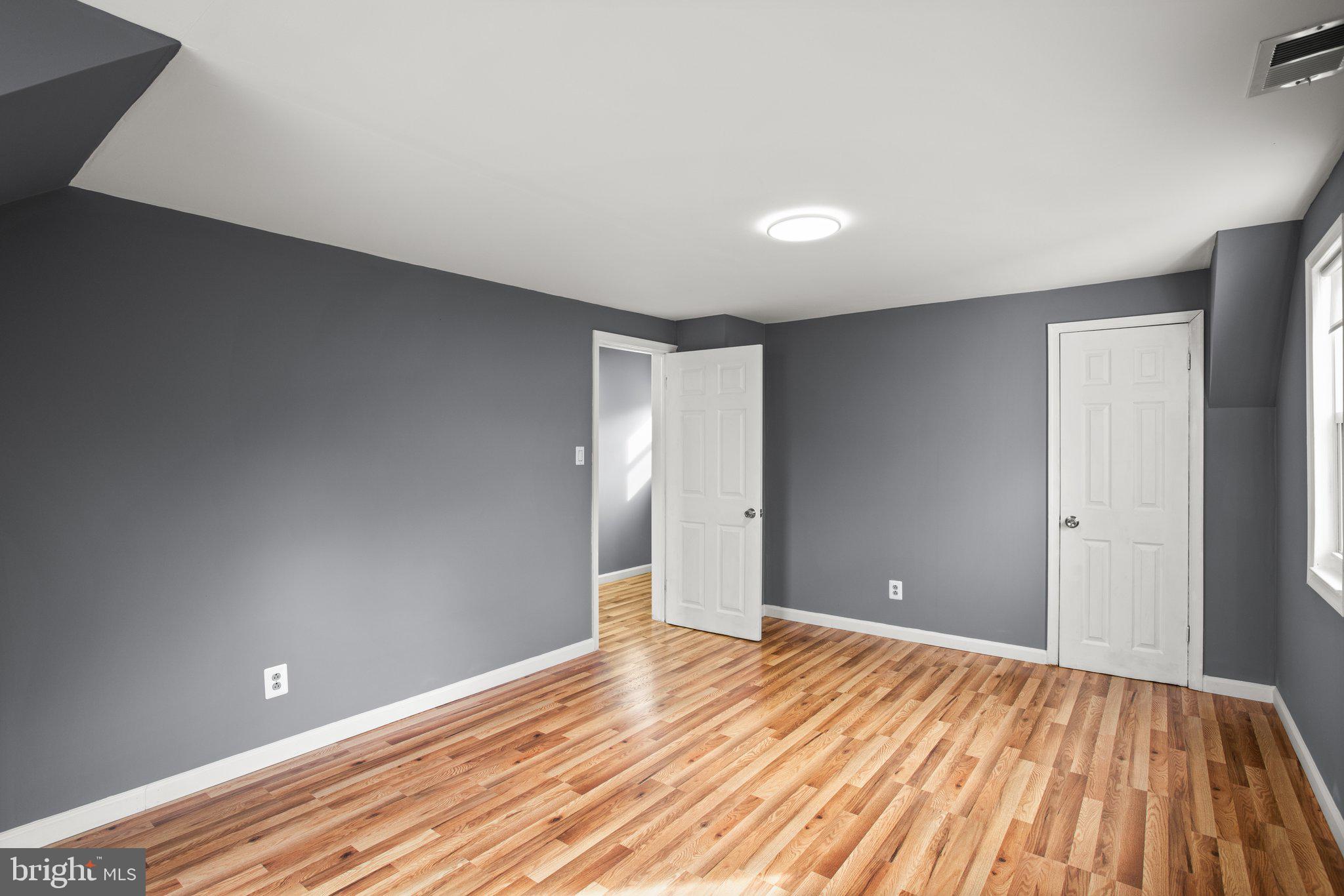 ROCKLEIGH COURT - Residential