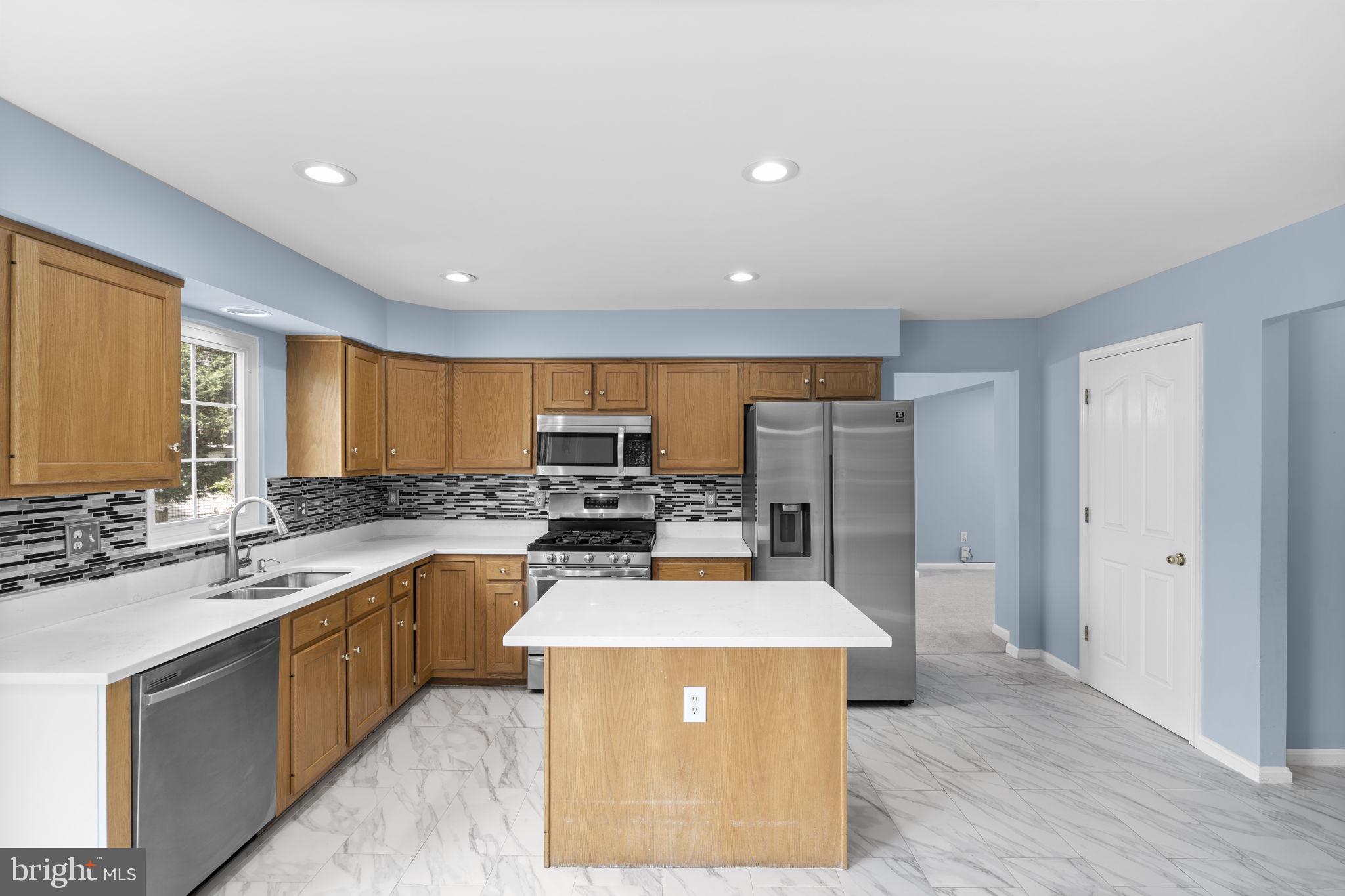KINGSVIEW VILLAGE - Residential