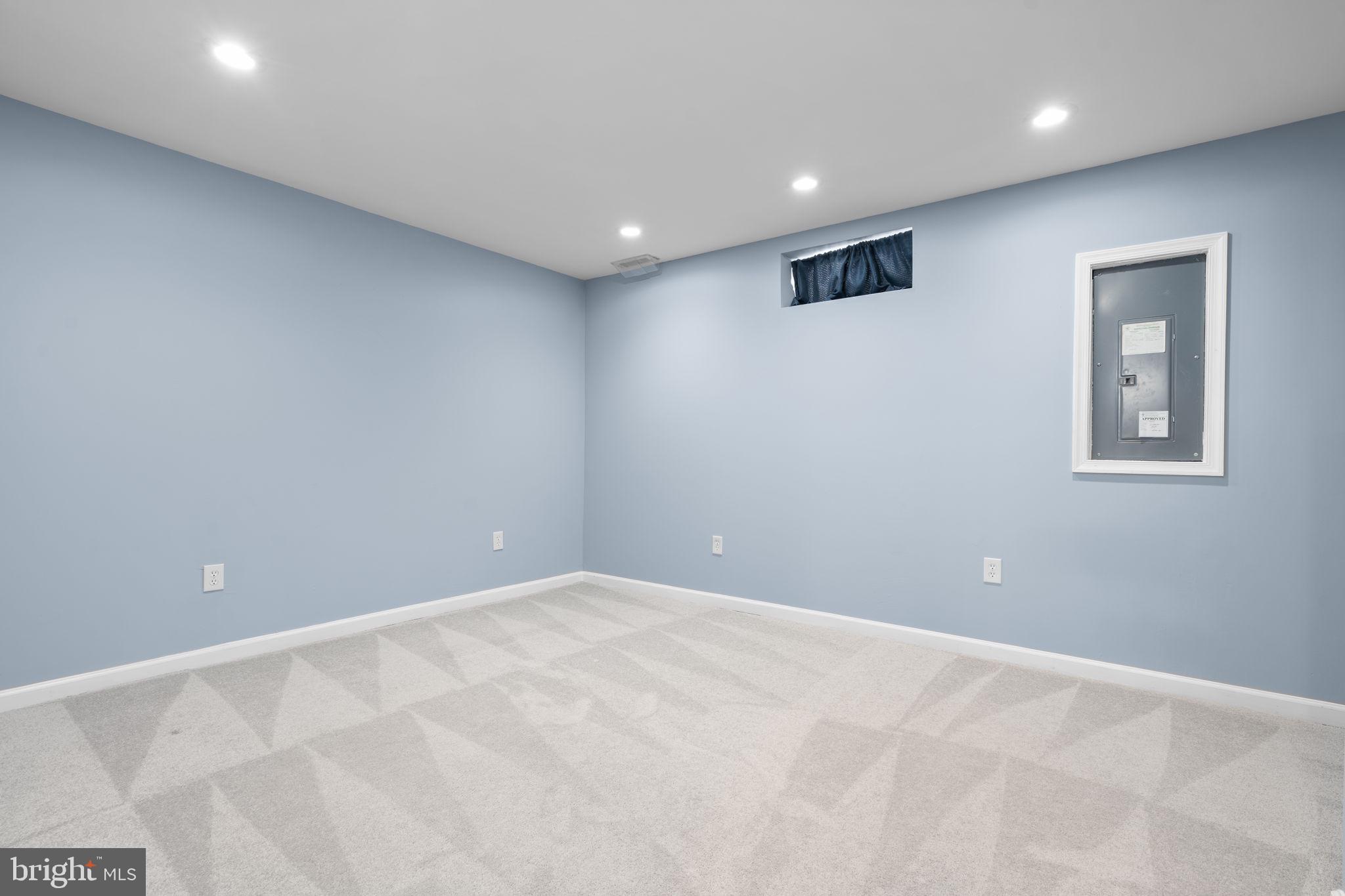 KINGSVIEW VILLAGE - Residential