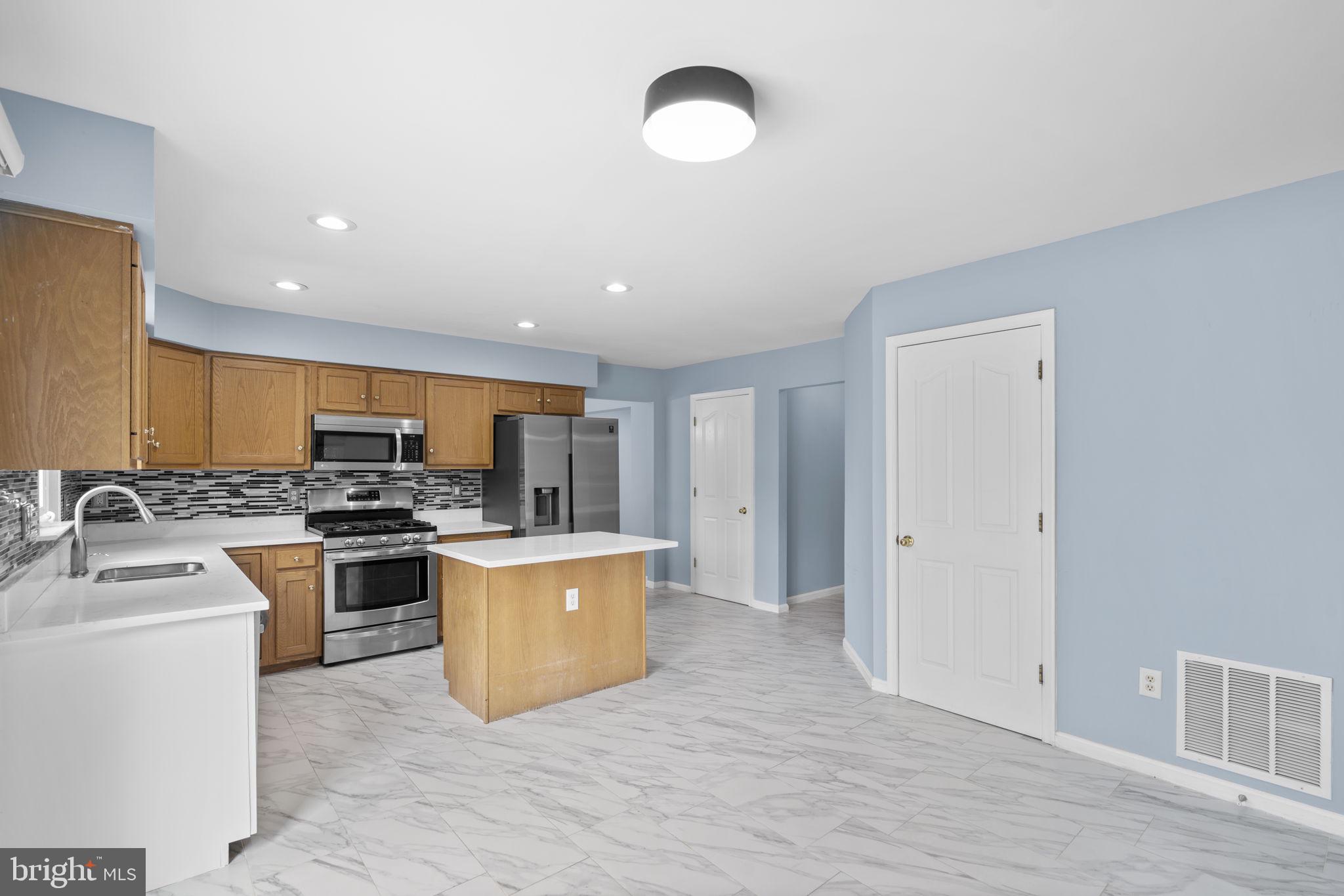 KINGSVIEW VILLAGE - Residential