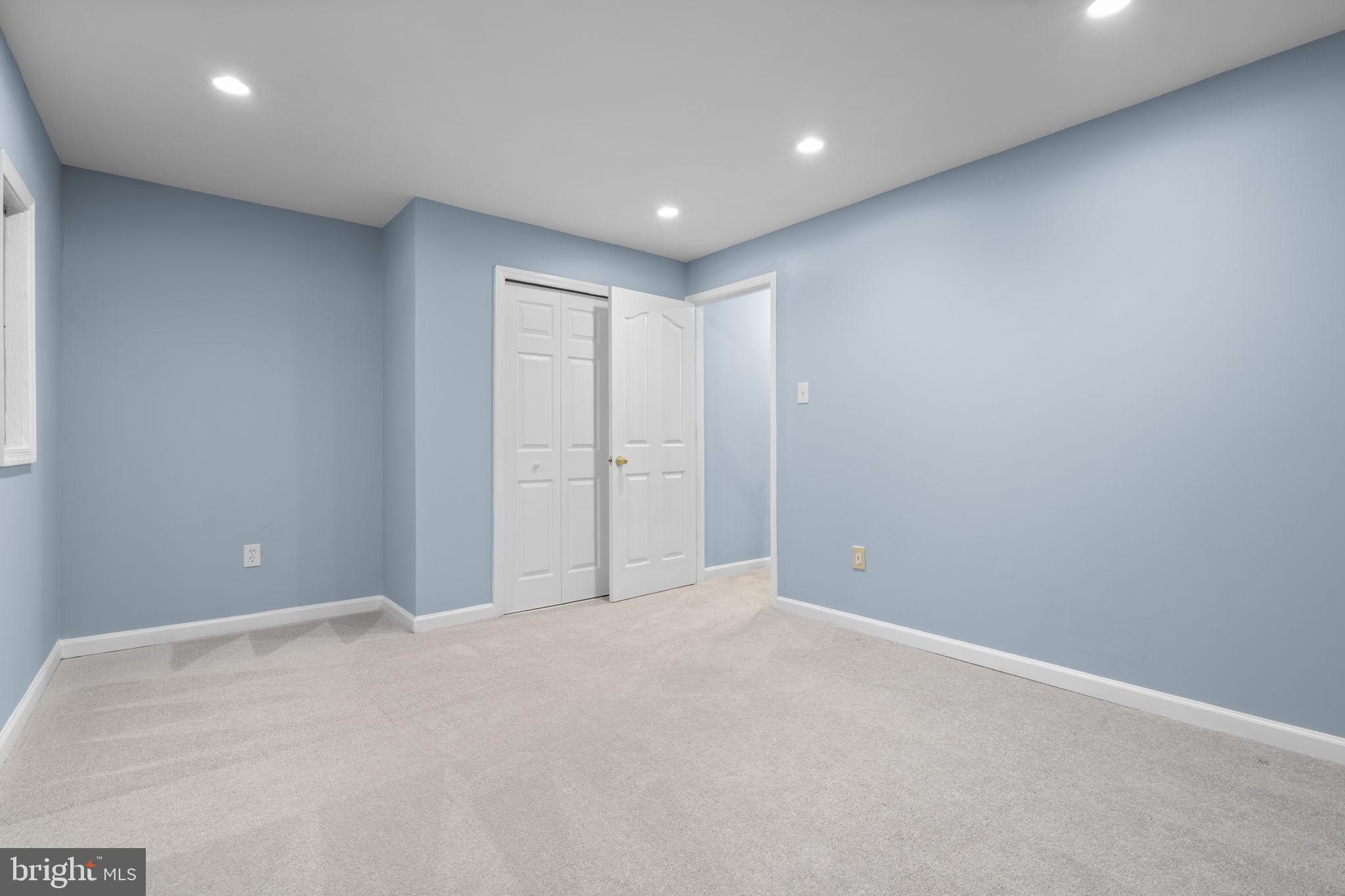 KINGSVIEW VILLAGE - Residential