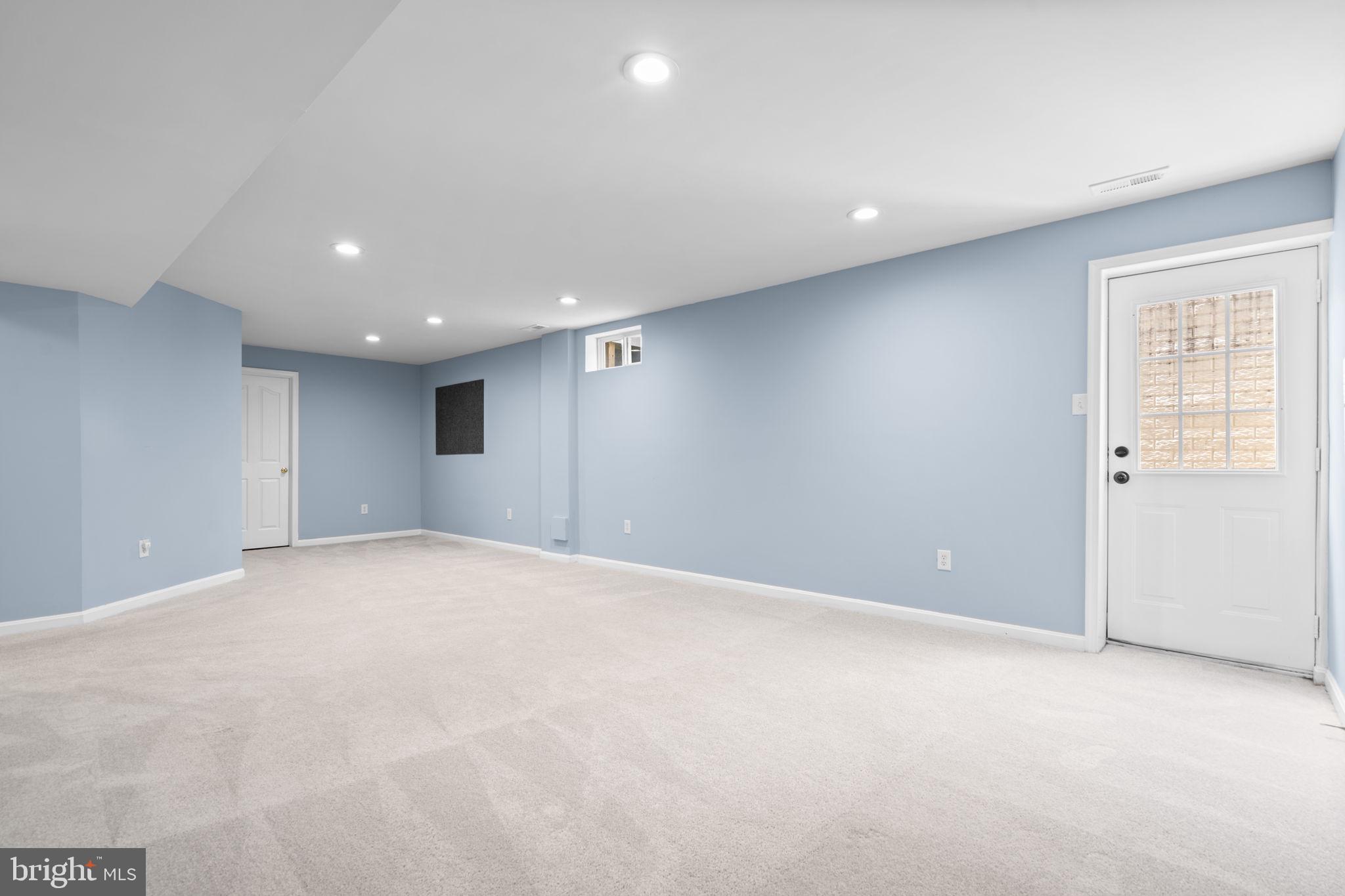 KINGSVIEW VILLAGE - Residential