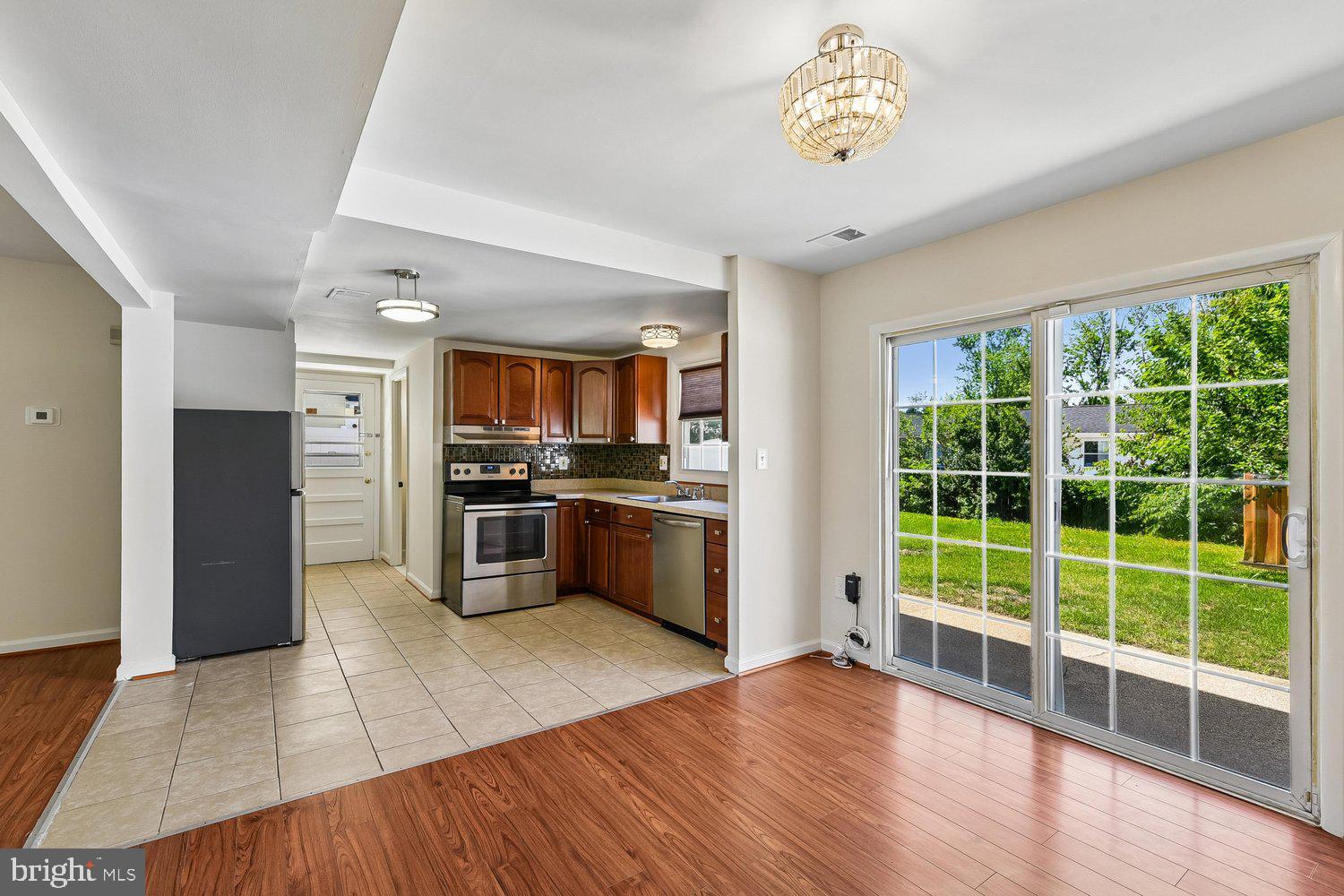 MAPLE RIDGE - Residential