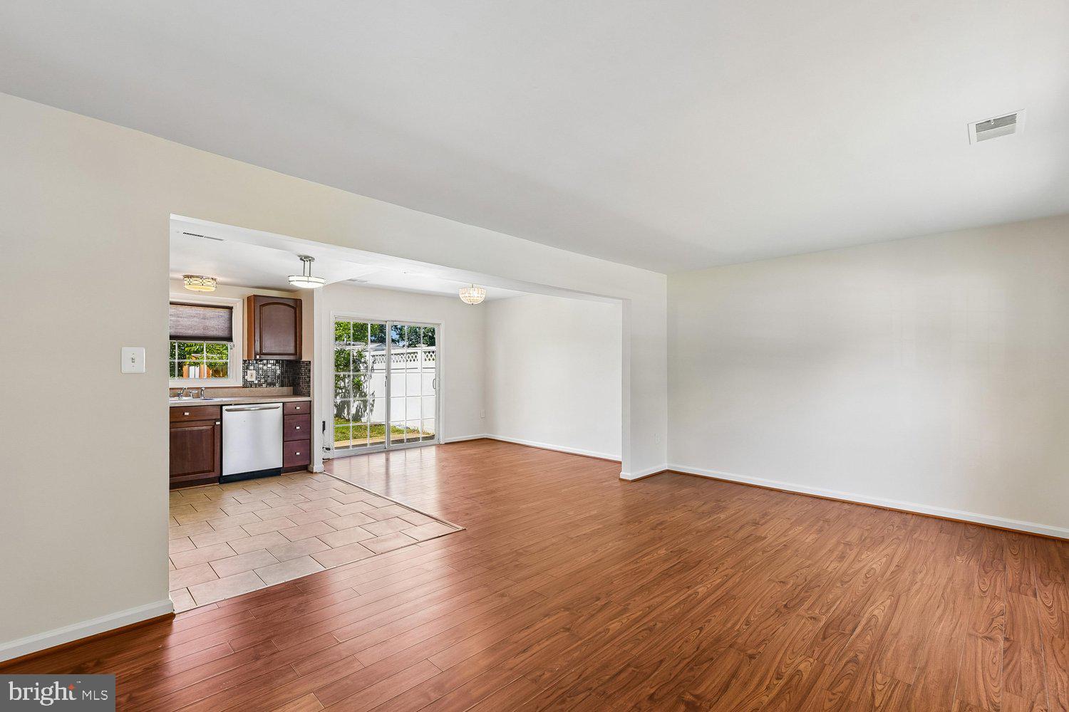 MAPLE RIDGE - Residential