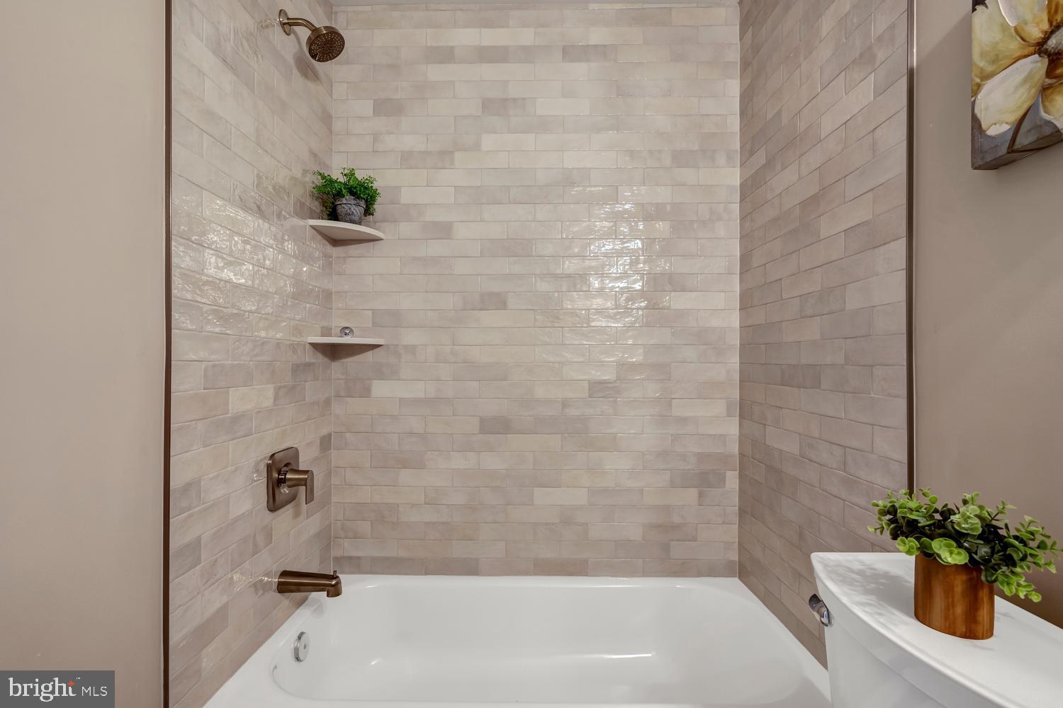 BONIFANT WOODS - Residential