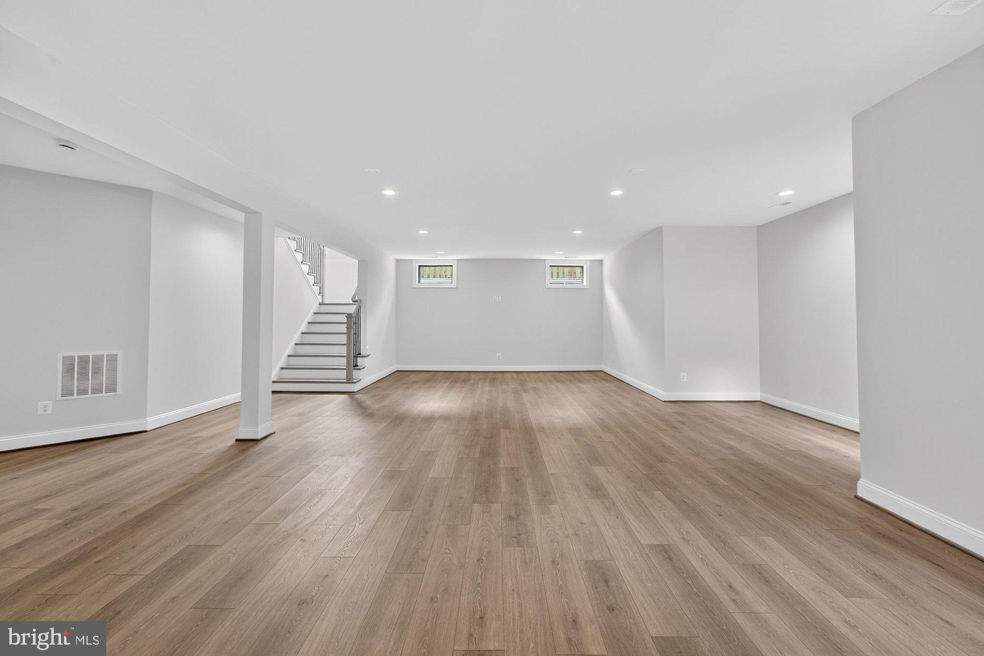 DEVON PARK - Residential
