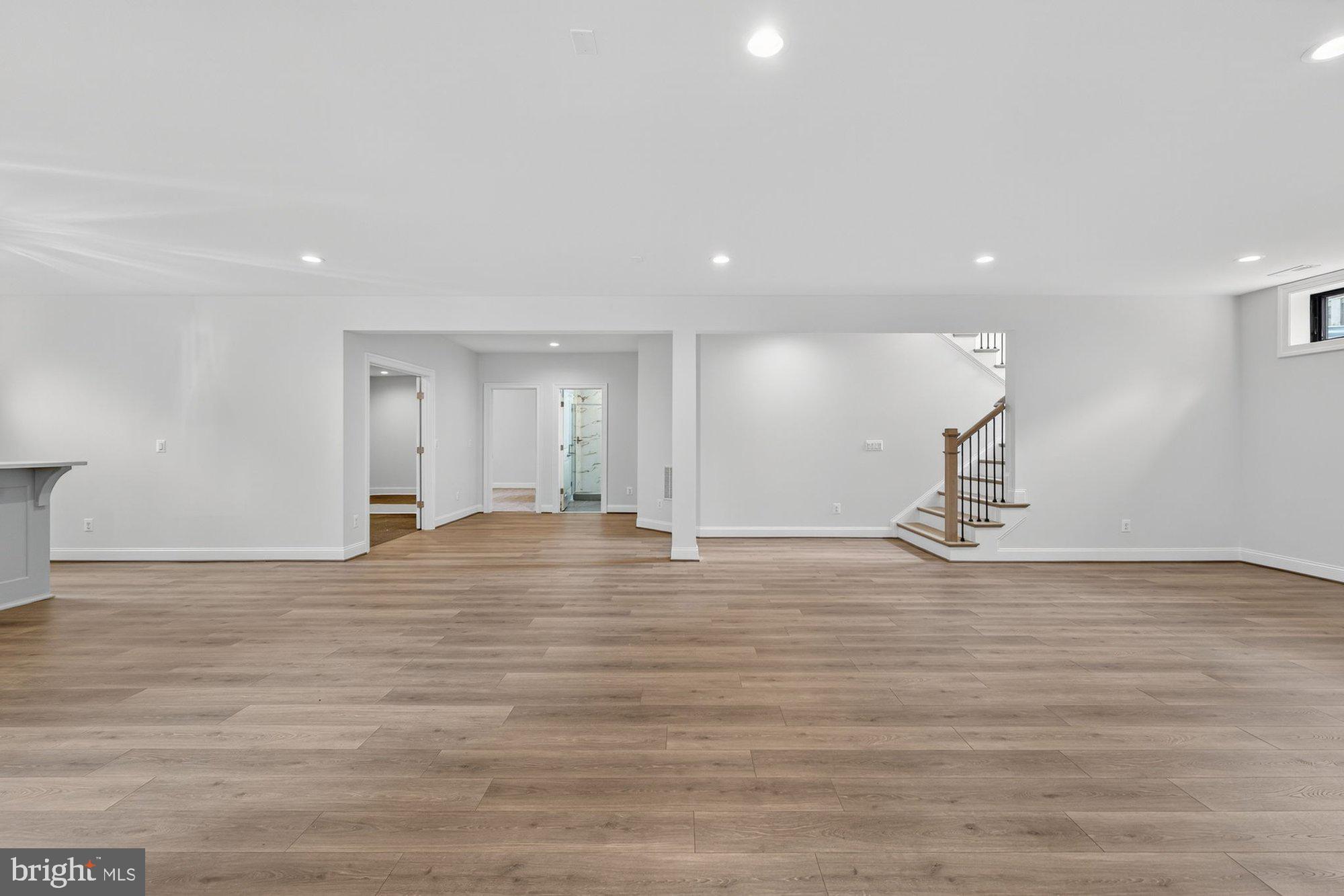 DEVON PARK - Residential