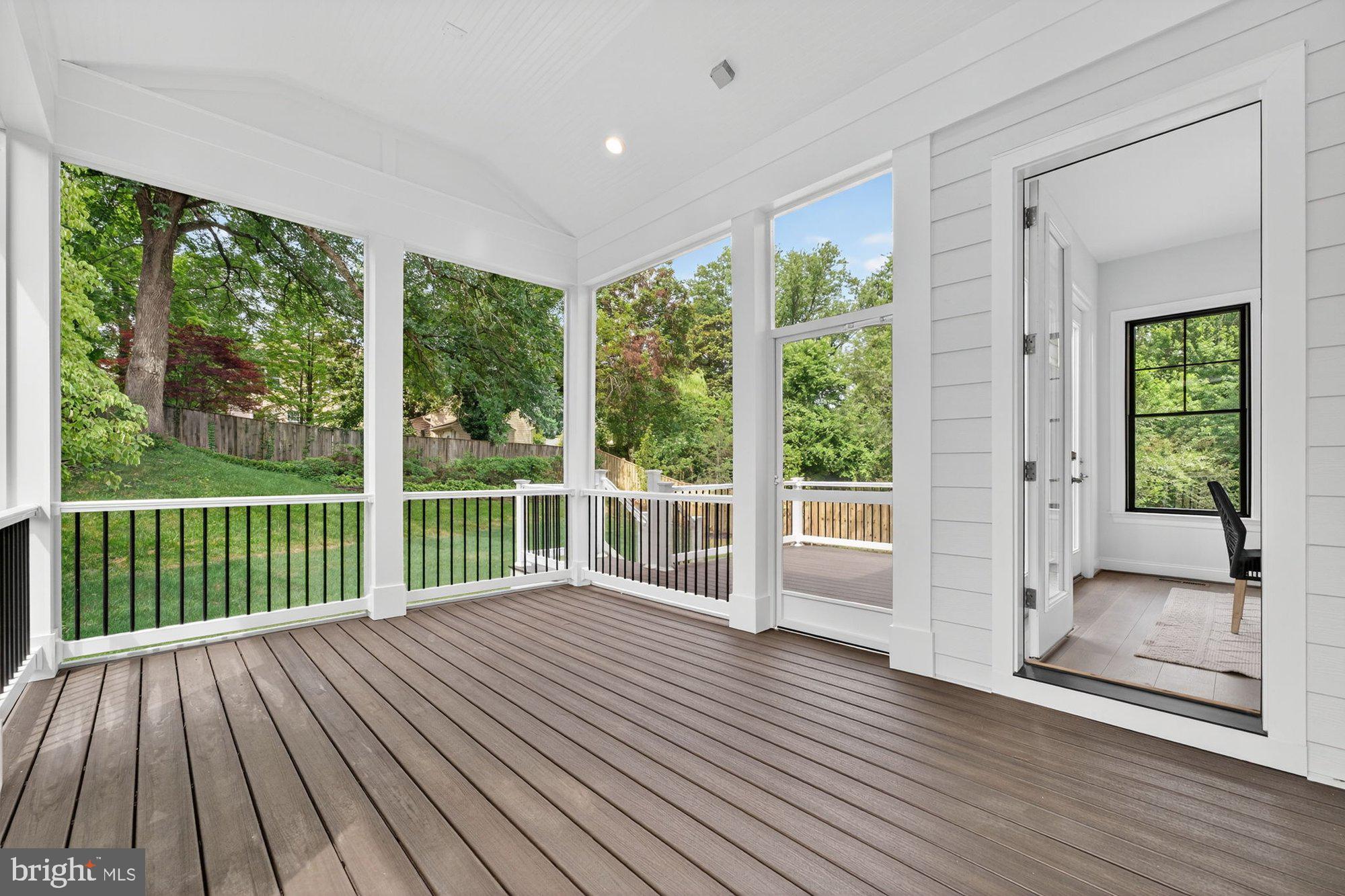 DEVON PARK - Residential