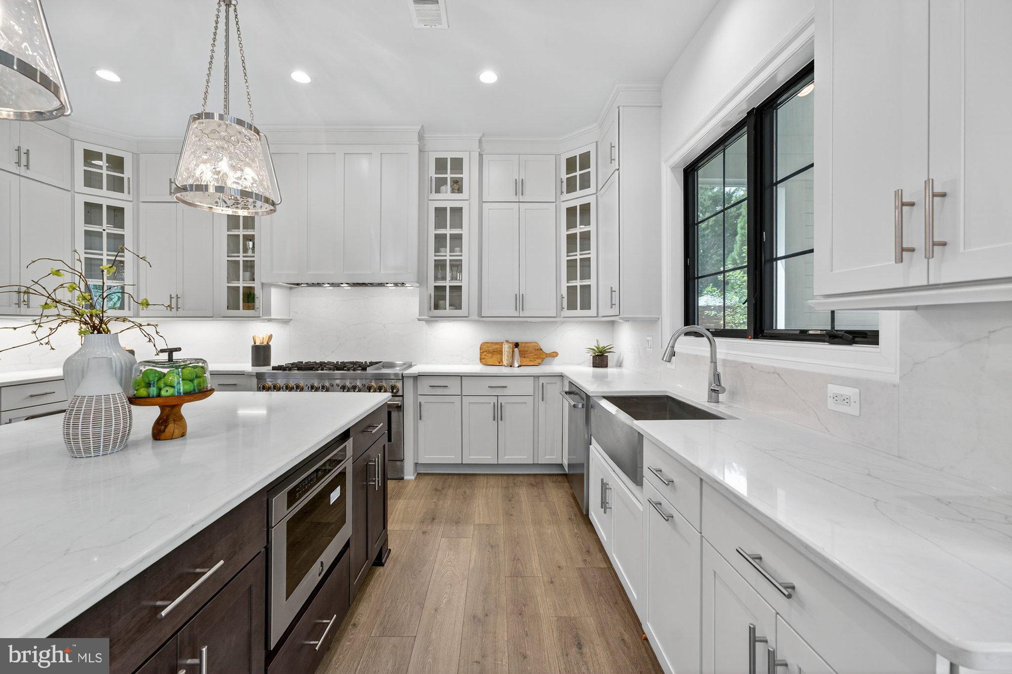 DEVON PARK - Residential