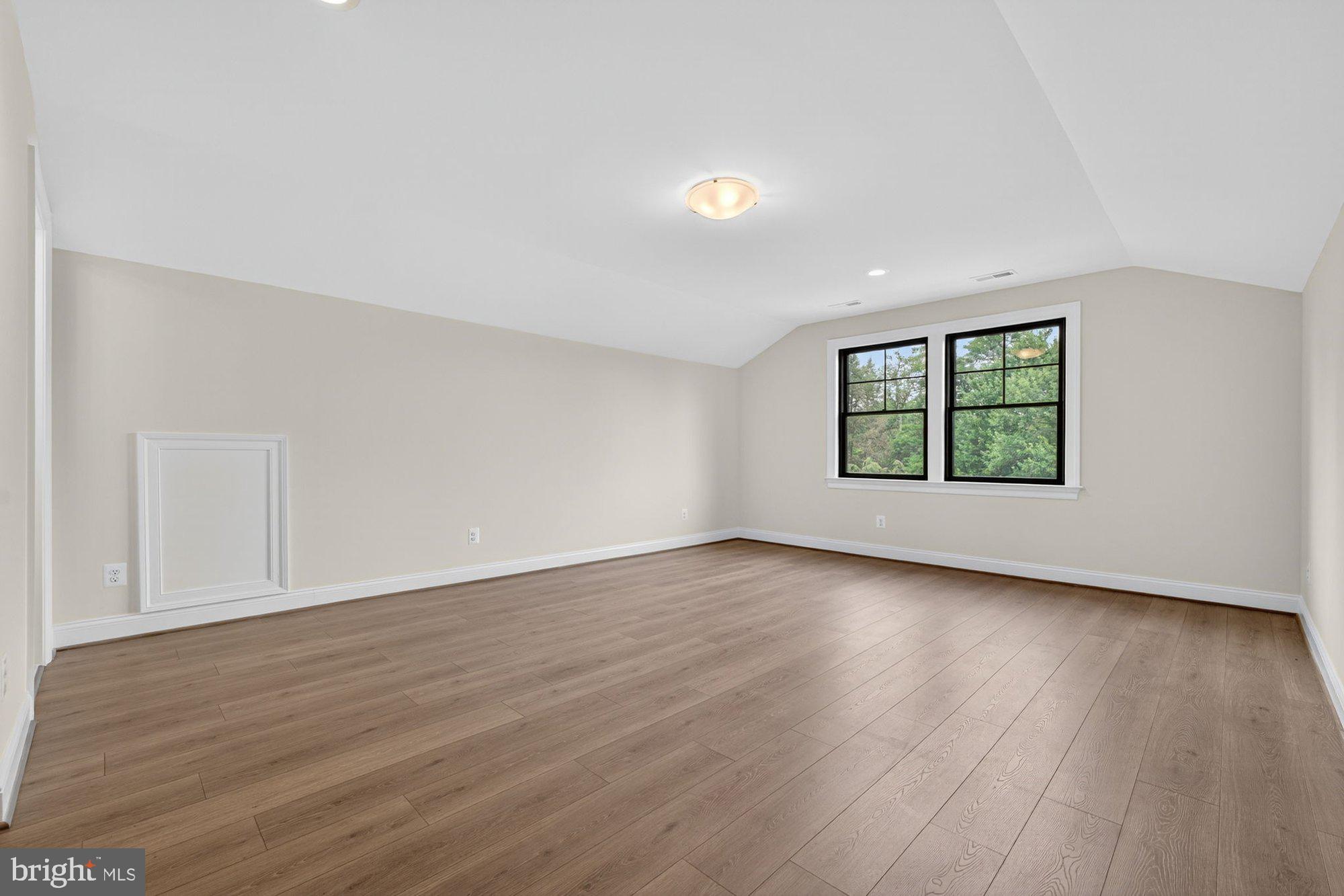 DEVON PARK - Residential