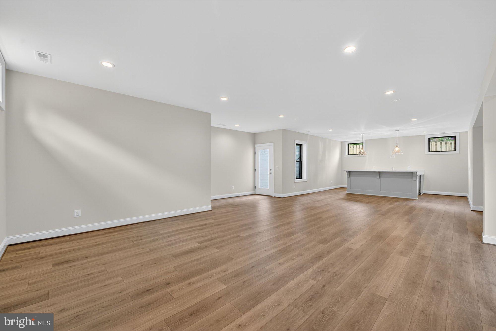 DEVON PARK - Residential
