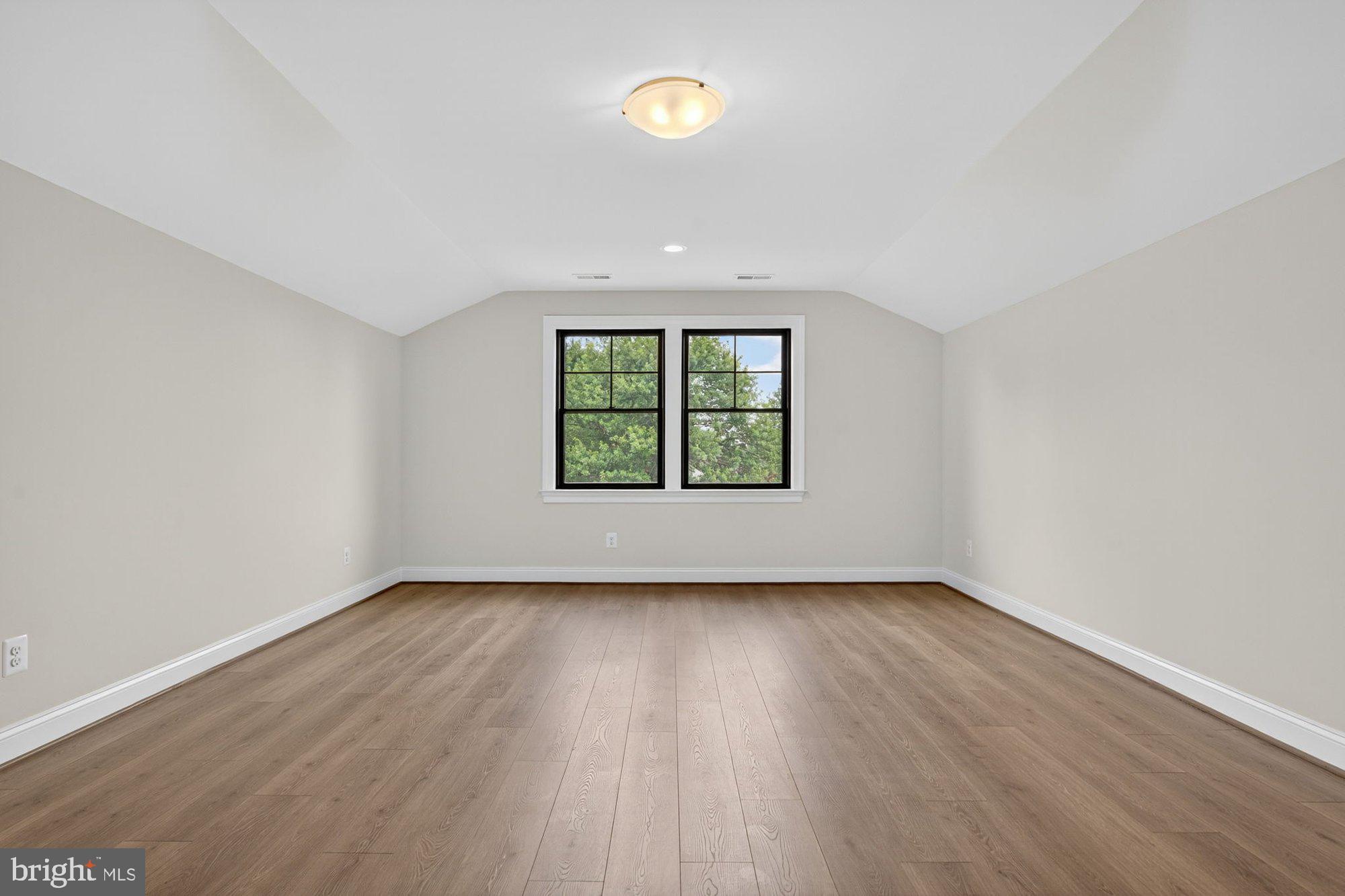 DEVON PARK - Residential