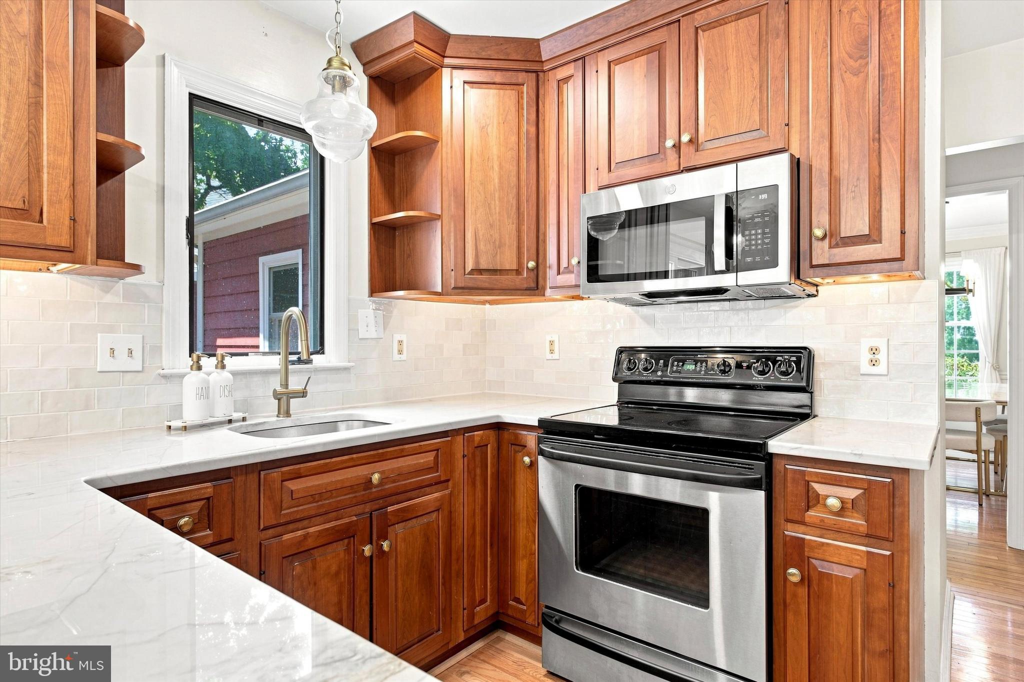 DEERFIELD KNOLL - Residential