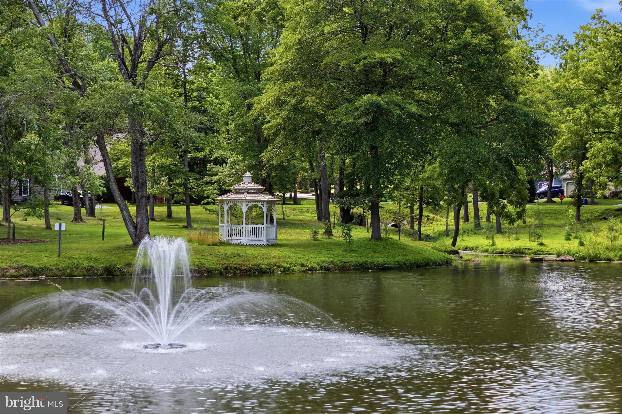 DEERFIELD KNOLL - Residential