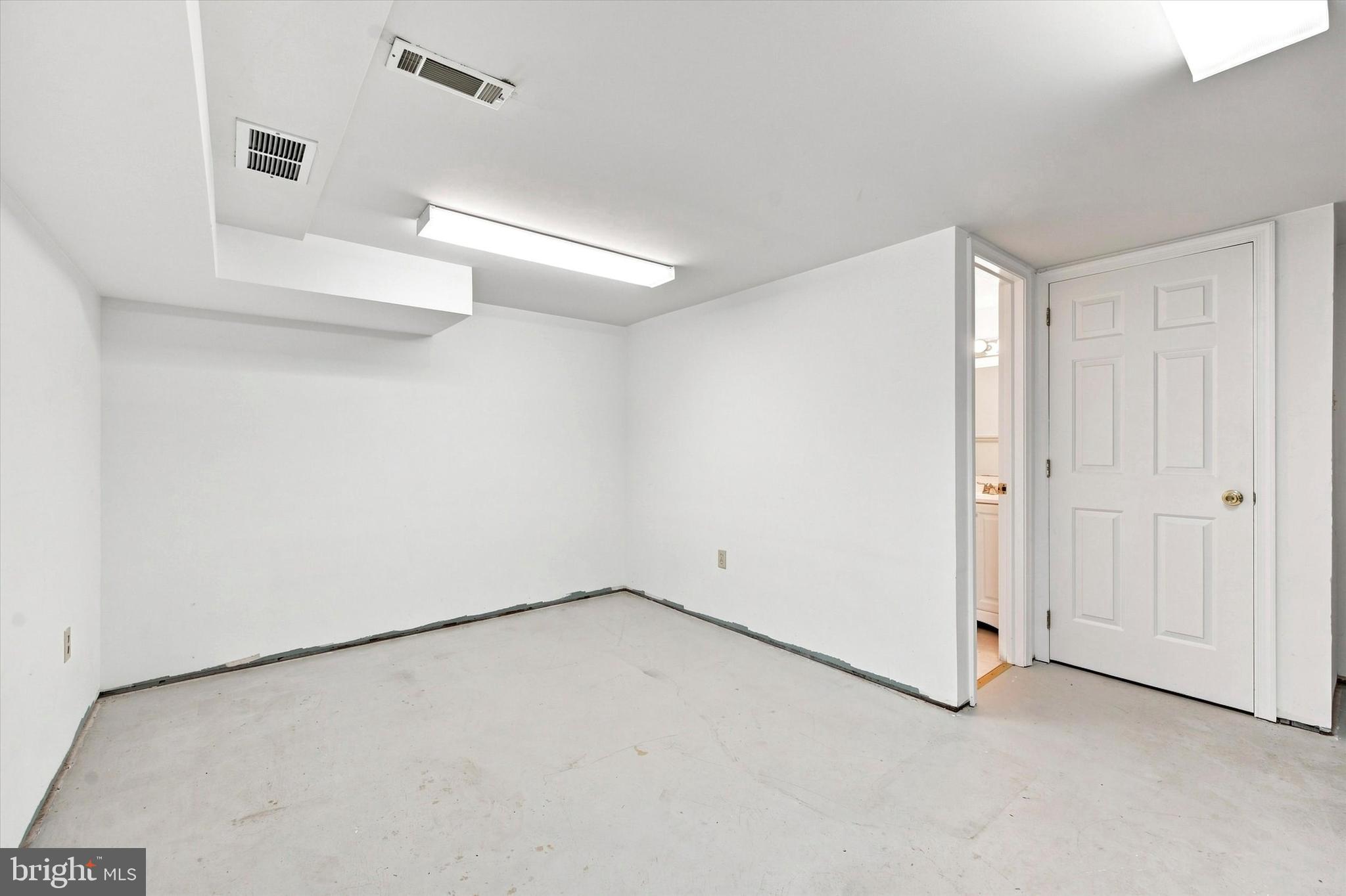 DEERFIELD KNOLL - Residential