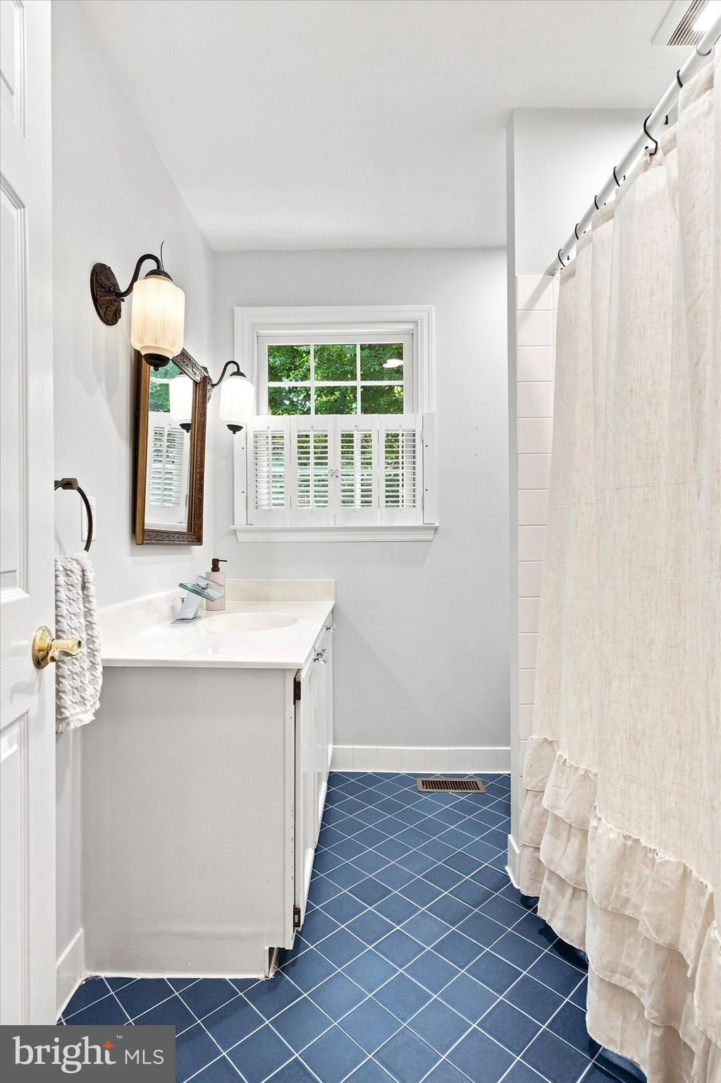 DEERFIELD KNOLL - Residential