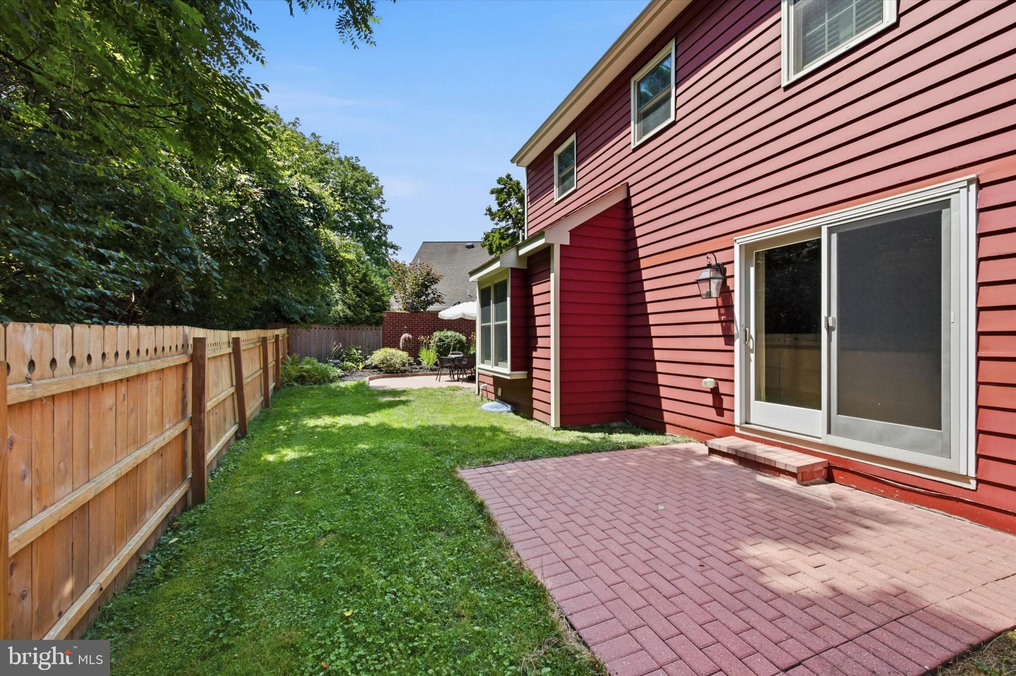 DEERFIELD KNOLL - Residential