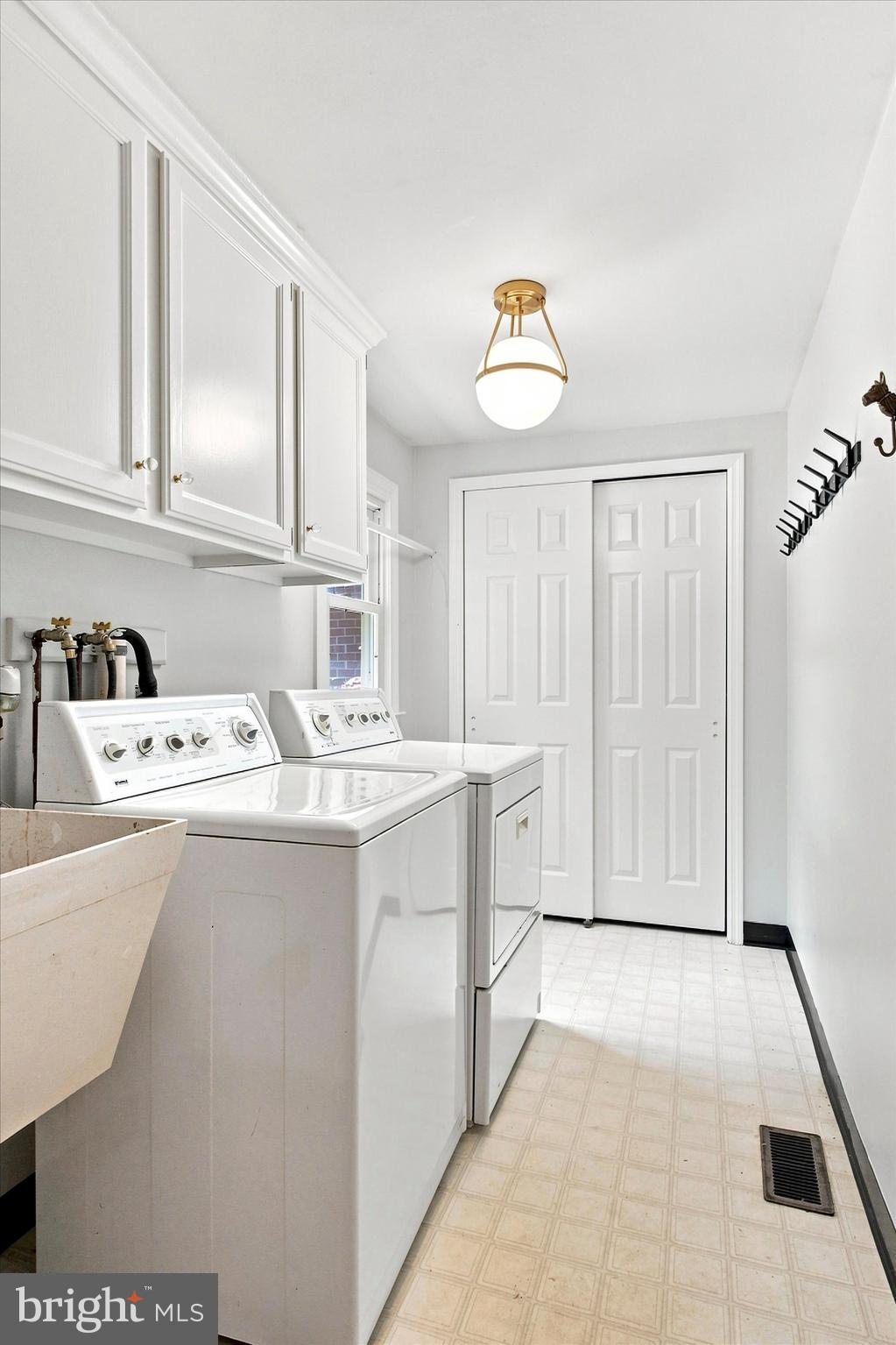 DEERFIELD KNOLL - Residential