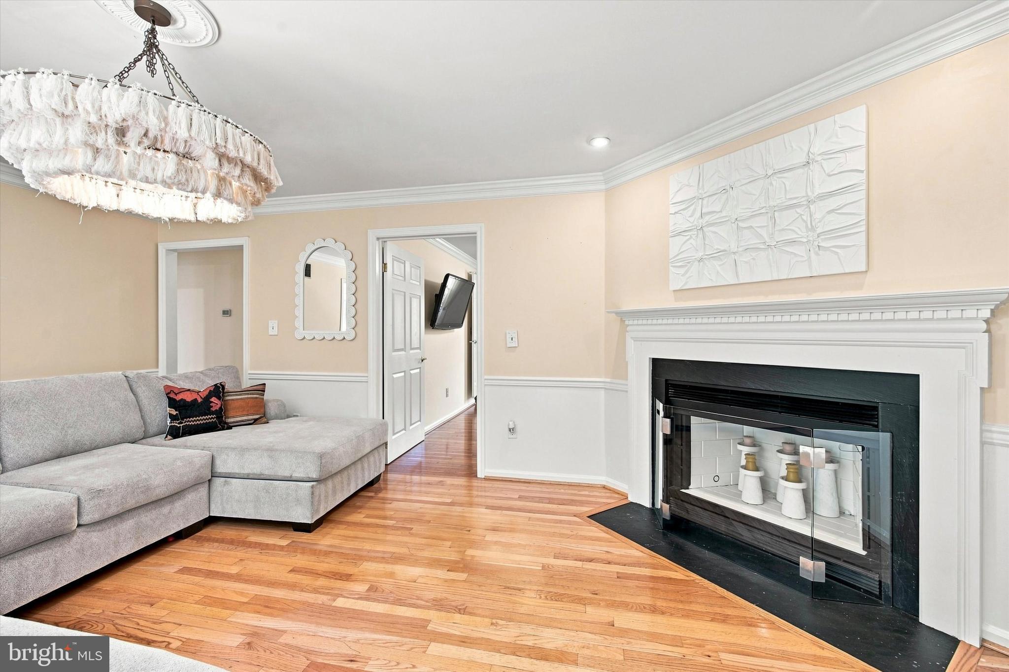 DEERFIELD KNOLL - Residential