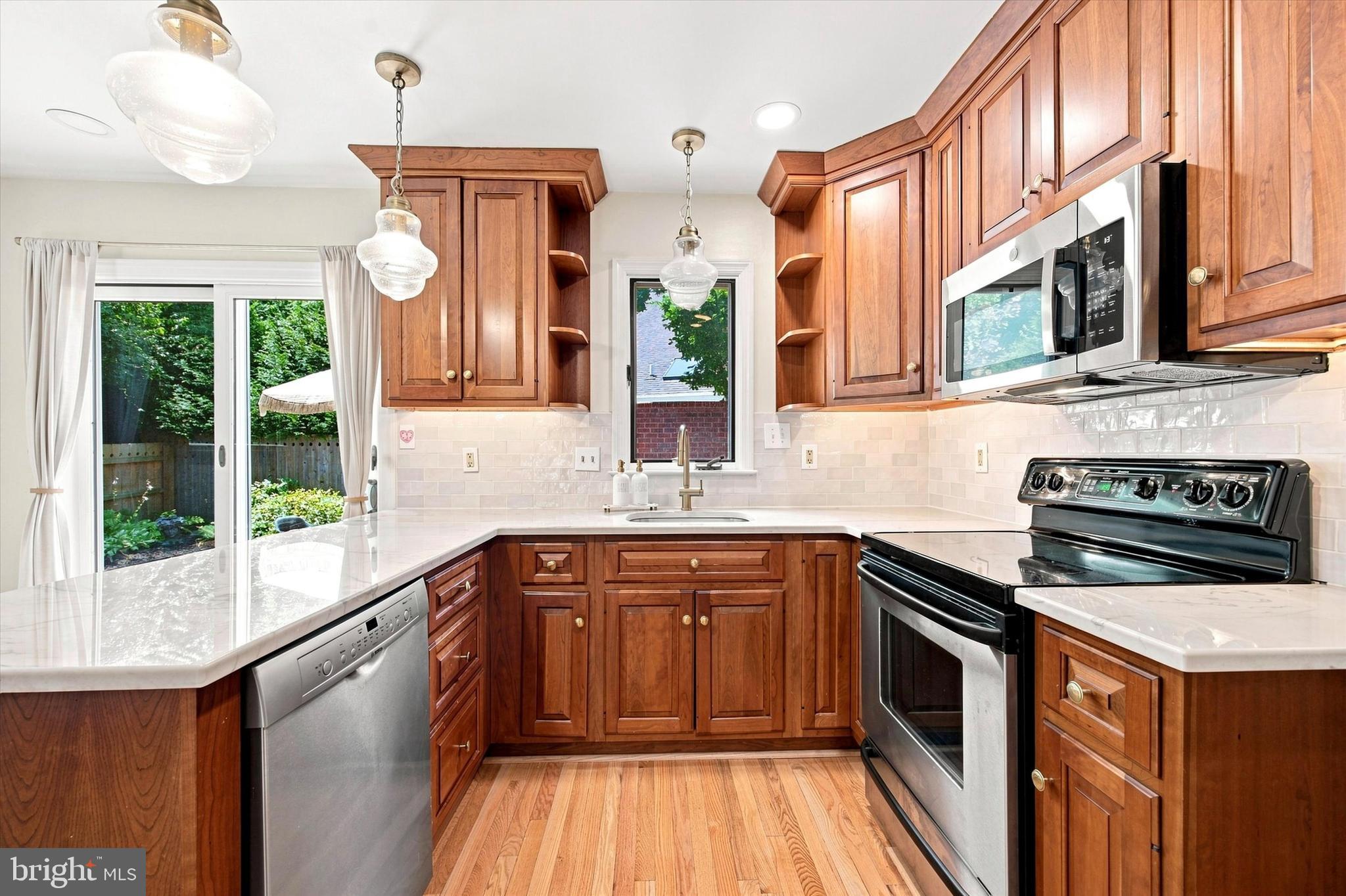 DEERFIELD KNOLL - Residential