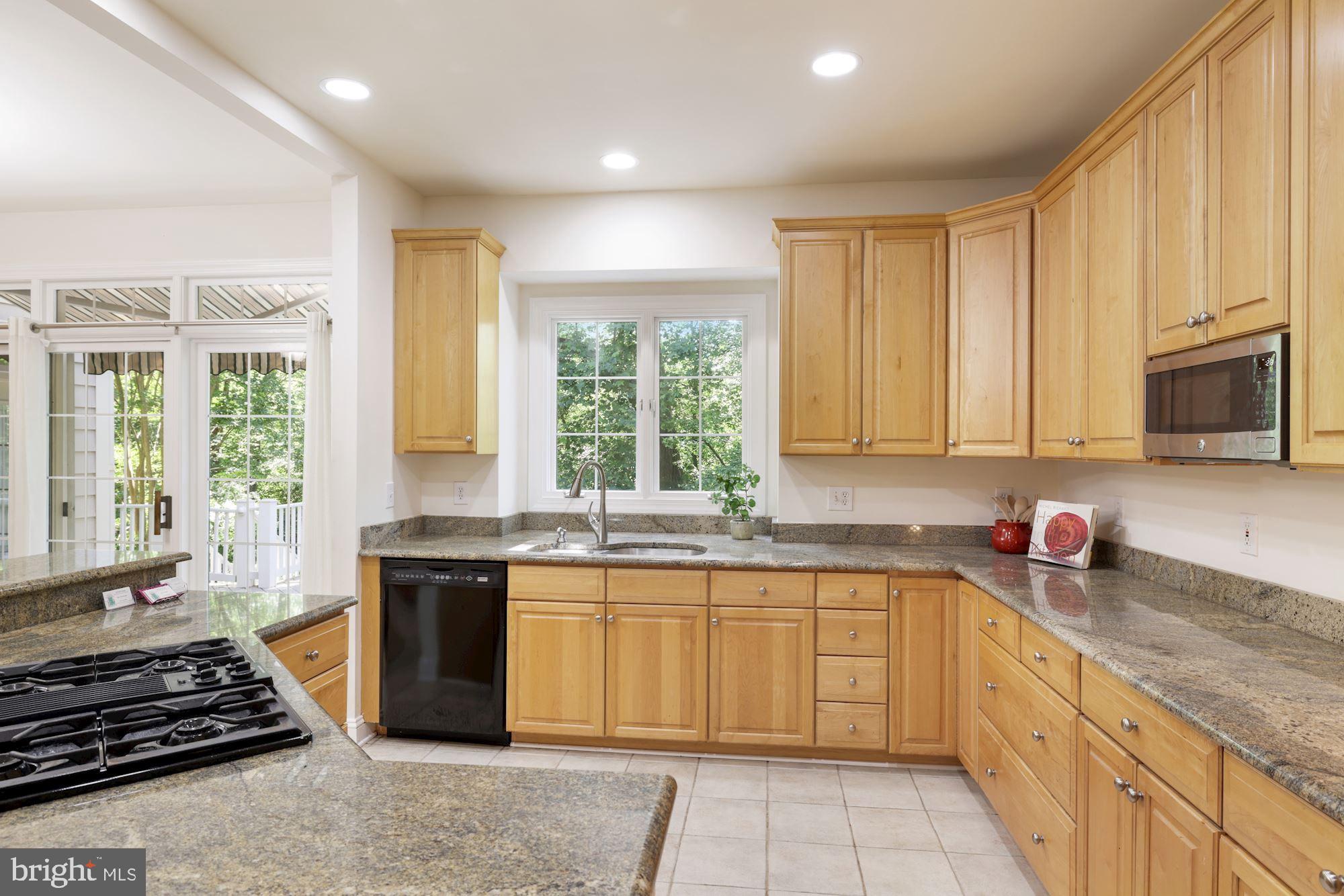 POTOMAC OUTSIDE - Residential