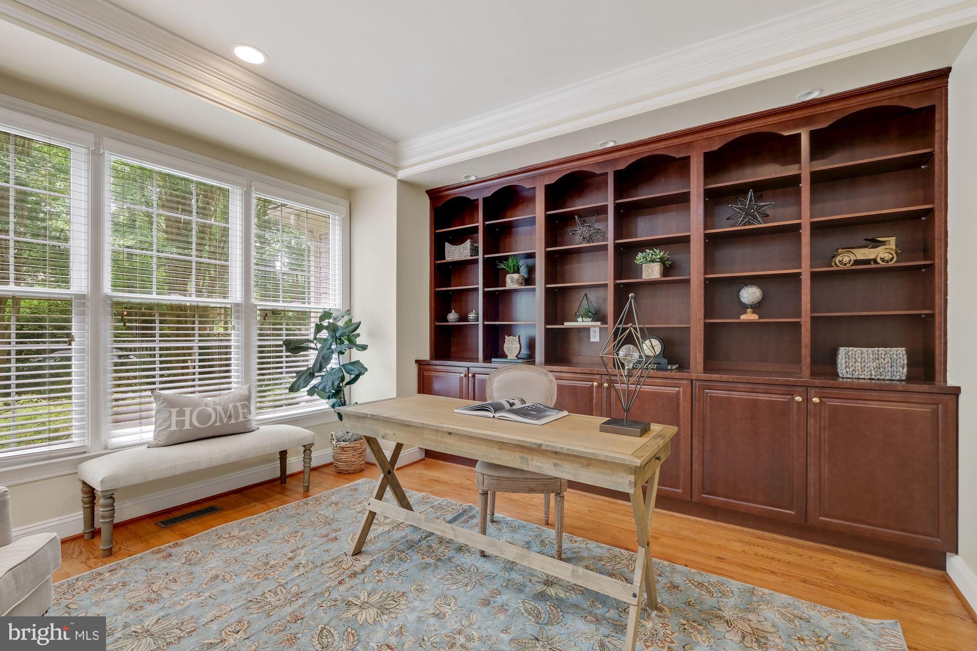 POTOMAC OUTSIDE - Residential