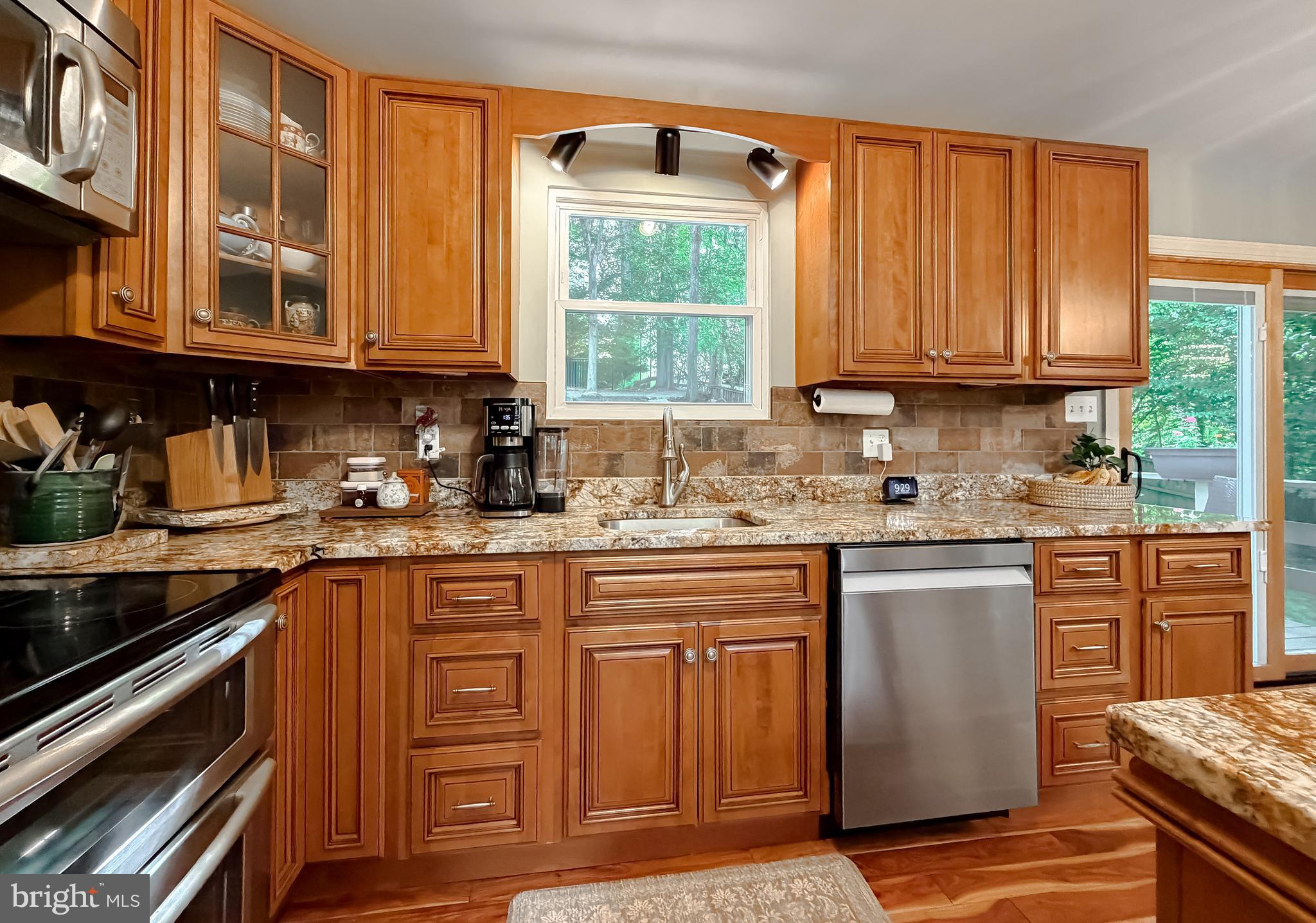 POPLAR WOODS - Residential