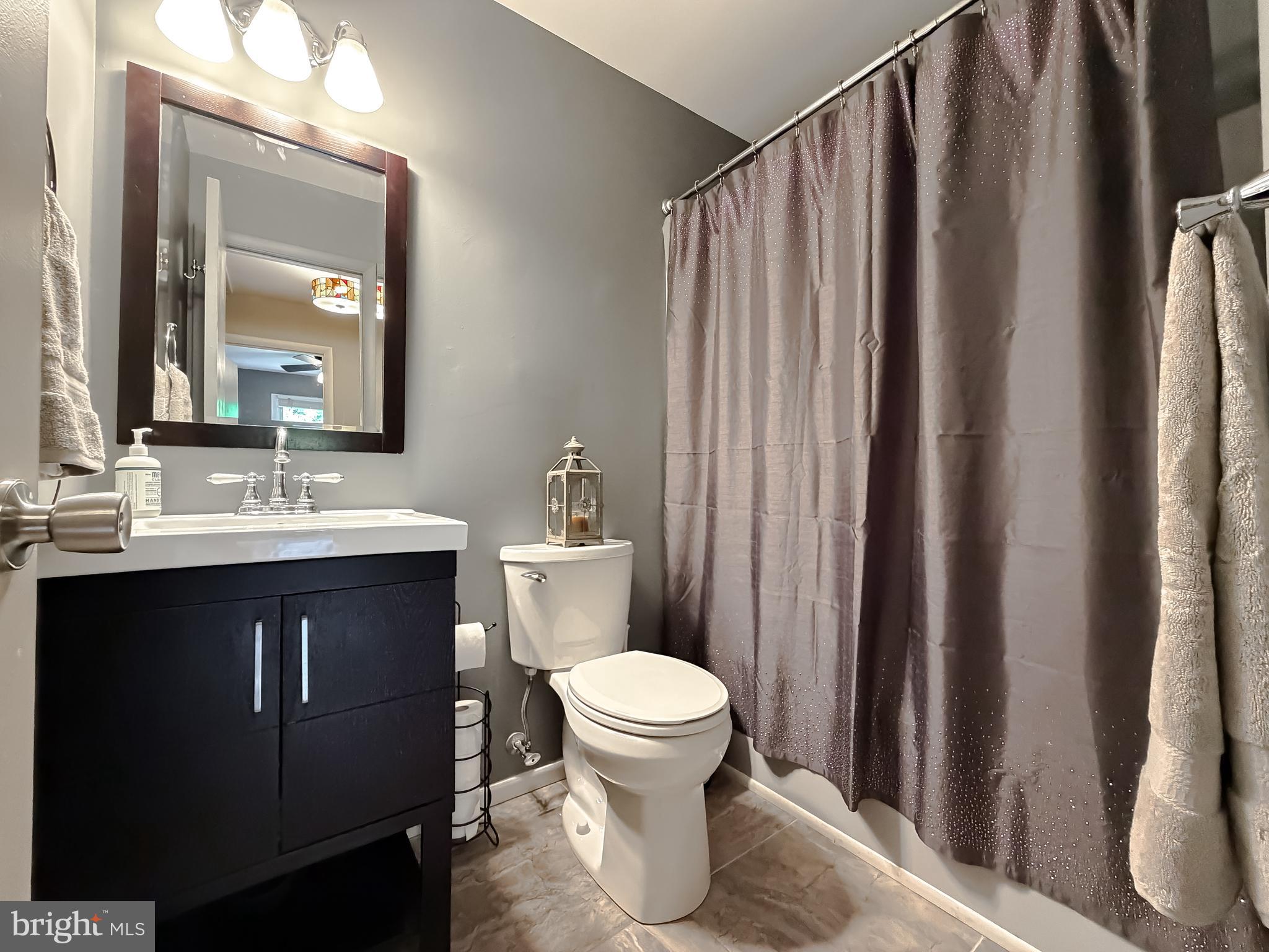 POPLAR WOODS - Residential